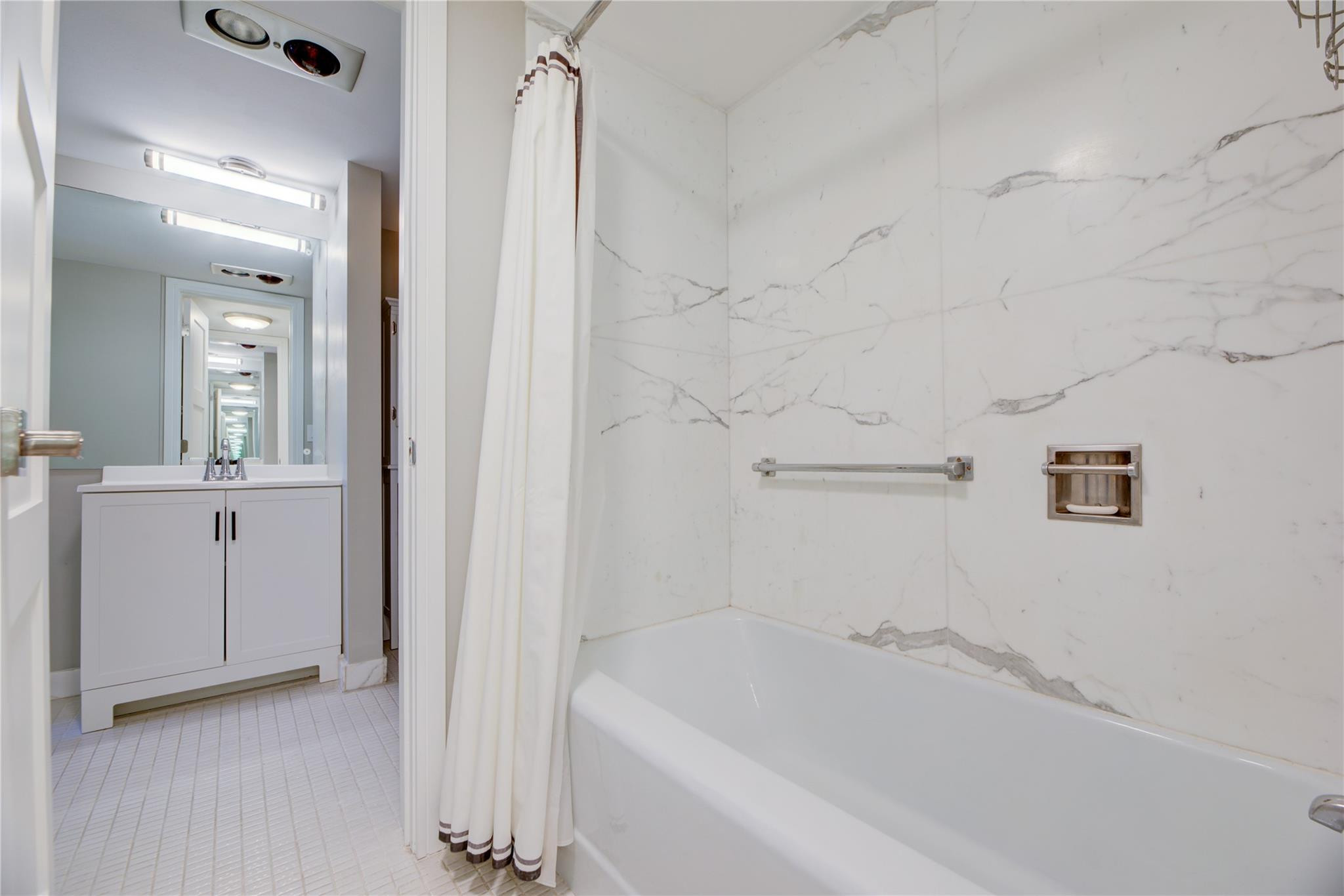 1 Las Olas Circle 605 Property Photo 16