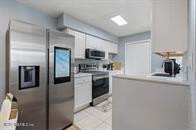 833 Riverside Drive 835 Property Photo 17