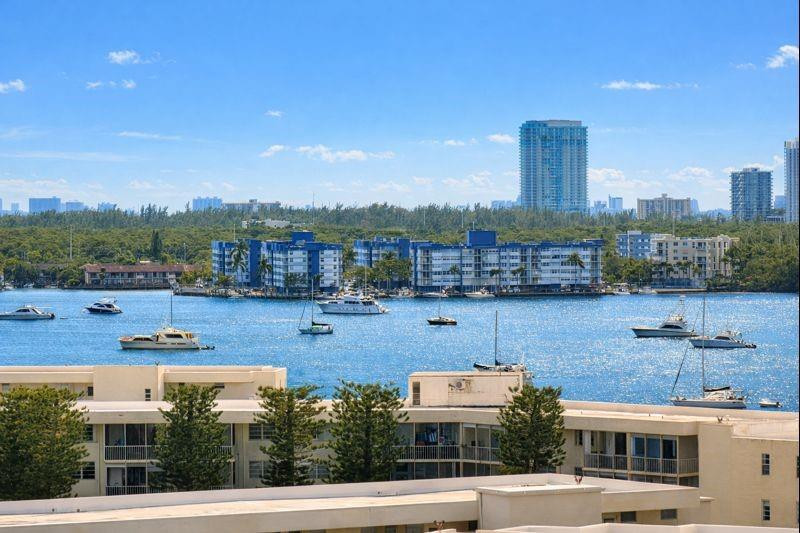 18031 Biscayne Boulevard 1104 Property Photo 1