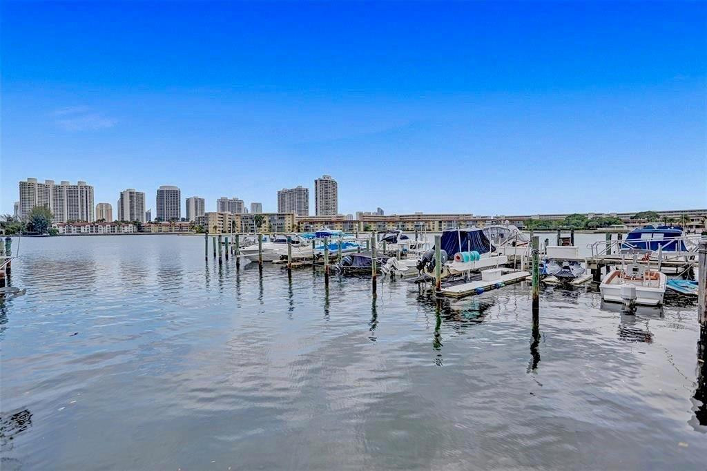 18031 Biscayne Boulevard 1104 Property Photo 2