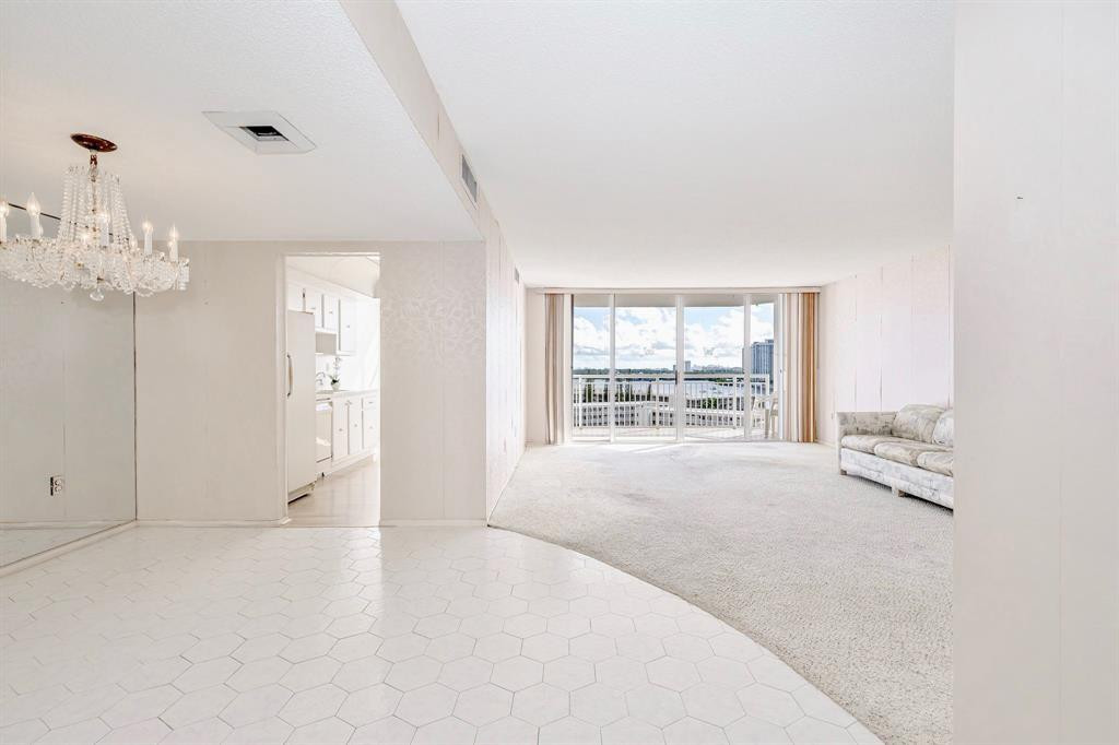 18031 Biscayne Boulevard 1104 Property Photo 4