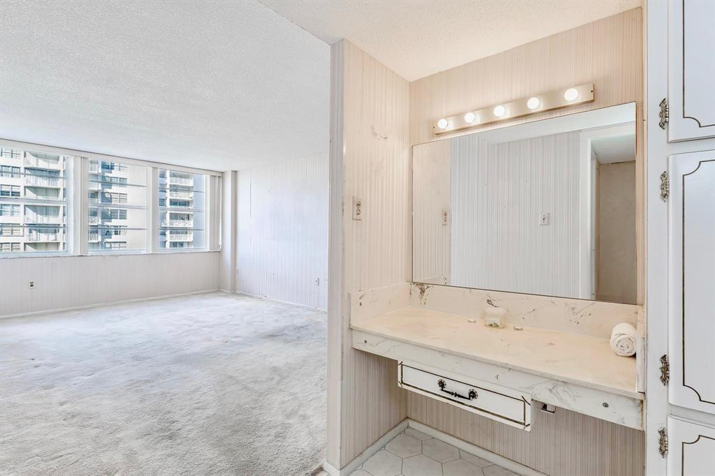 18031 Biscayne Boulevard 1104 Property Photo 10
