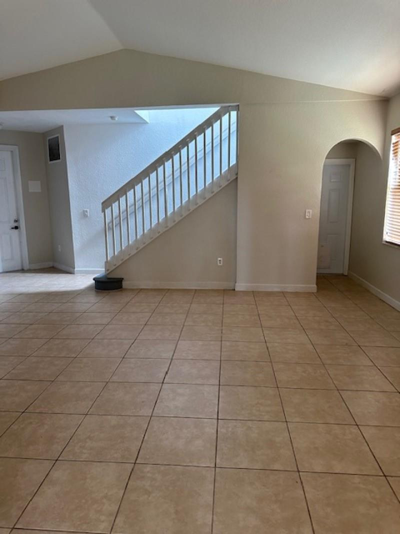 1008 Ne 39th Avenue Property Photo 2