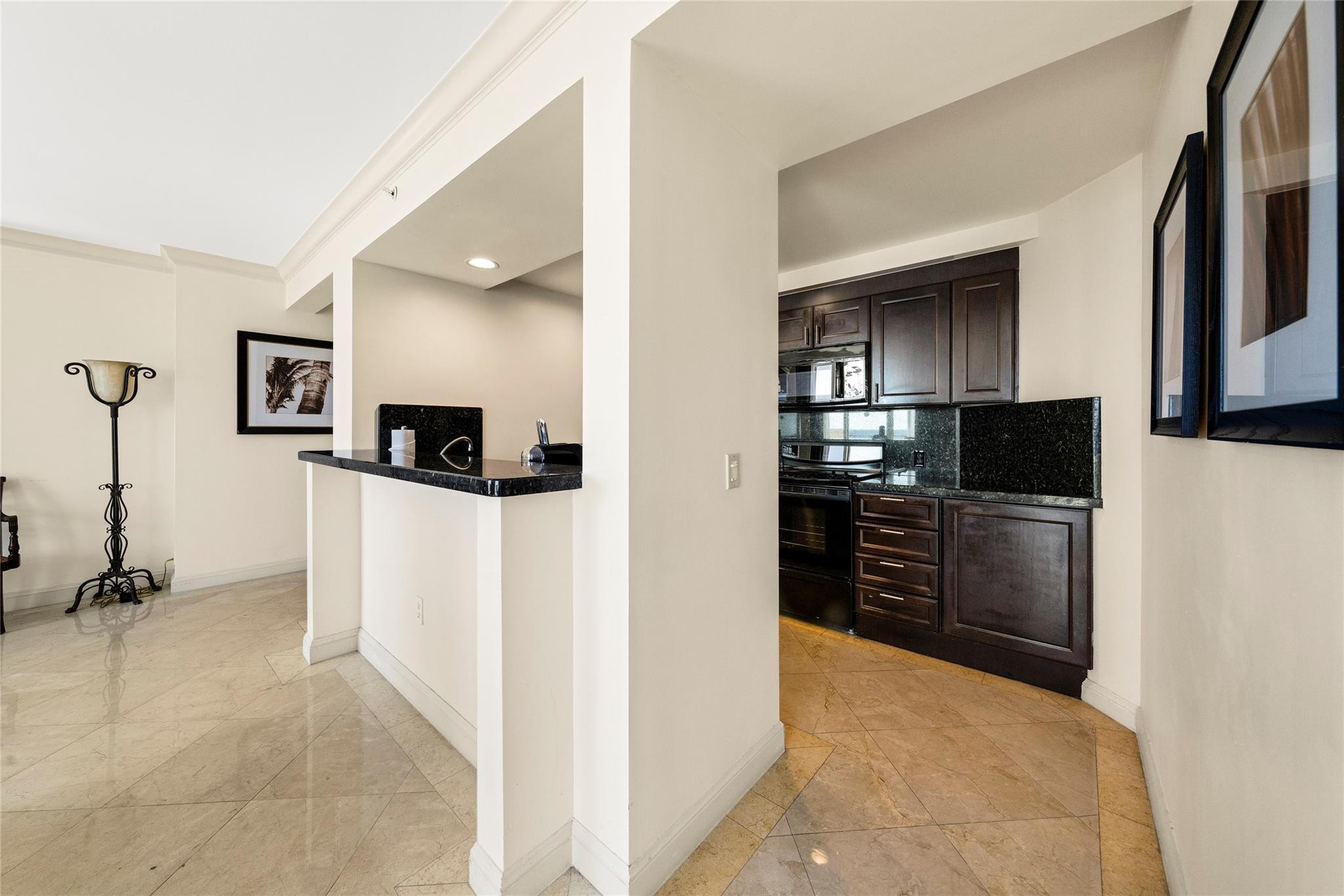601 N Ft Lauderdale Bch Boulevard 1008 Property Photo 4