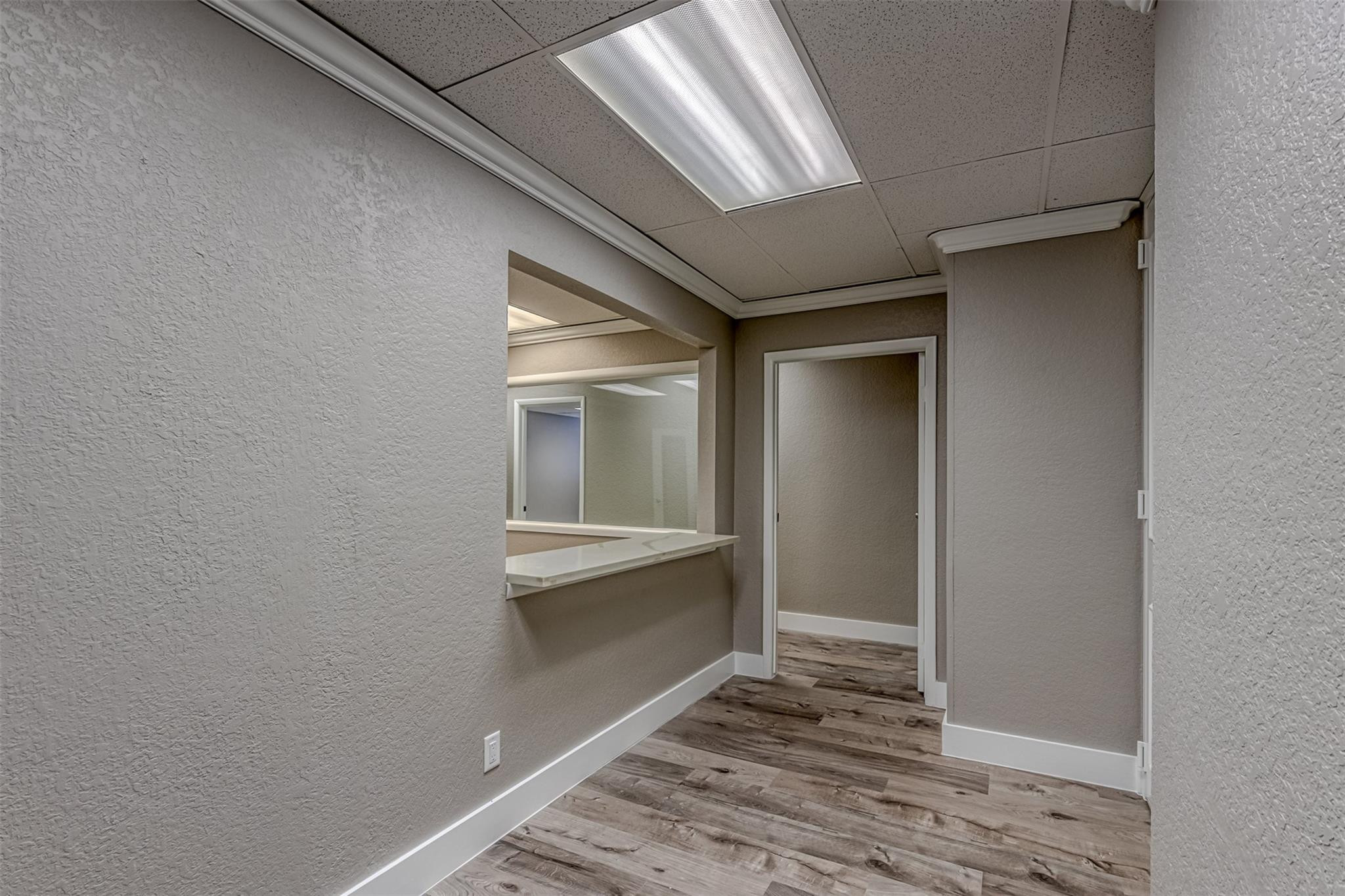 2425 50th Street 400 Property Photo 3