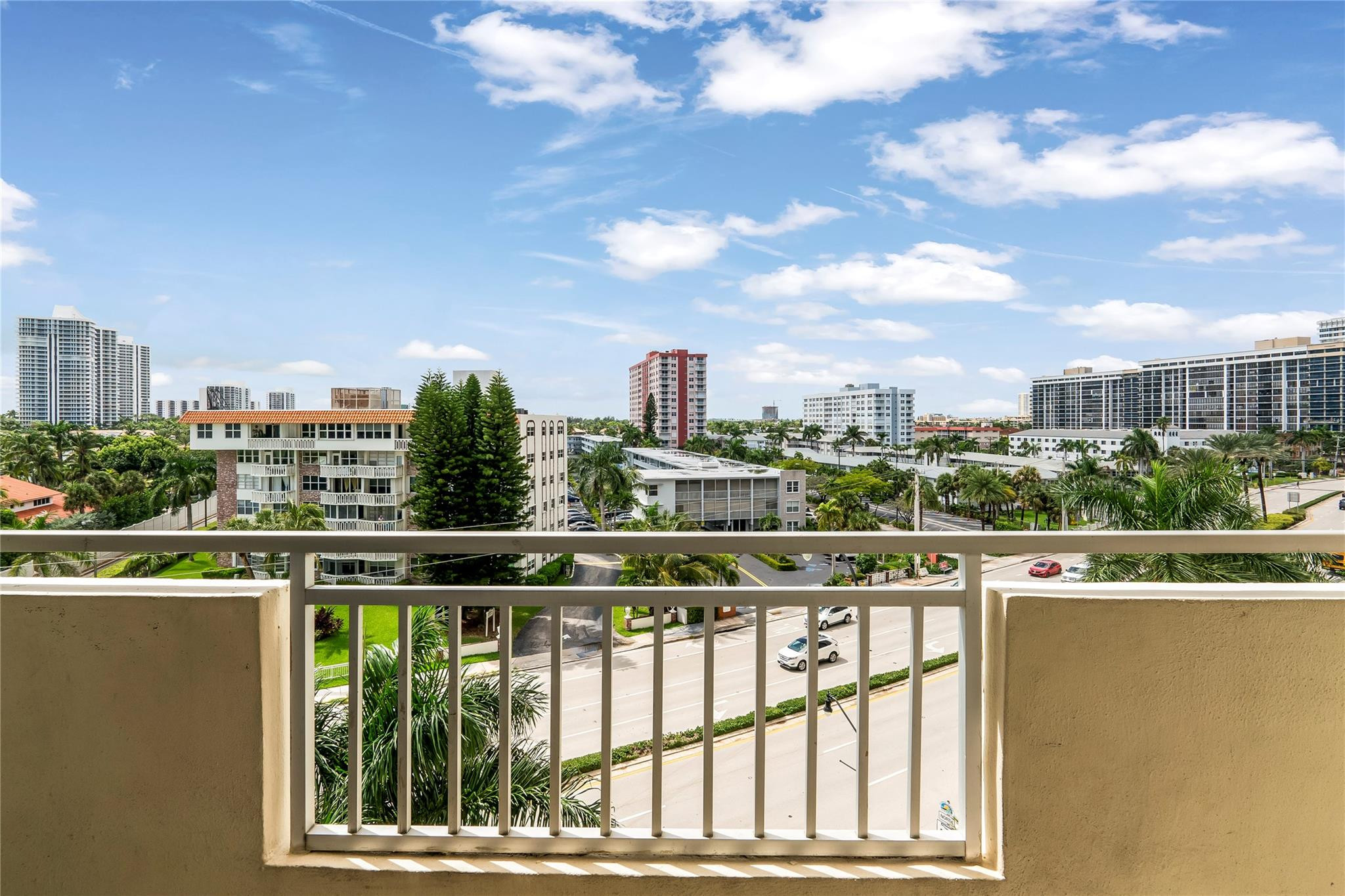 3180 S Ocean Drive 517 Property Photo 15