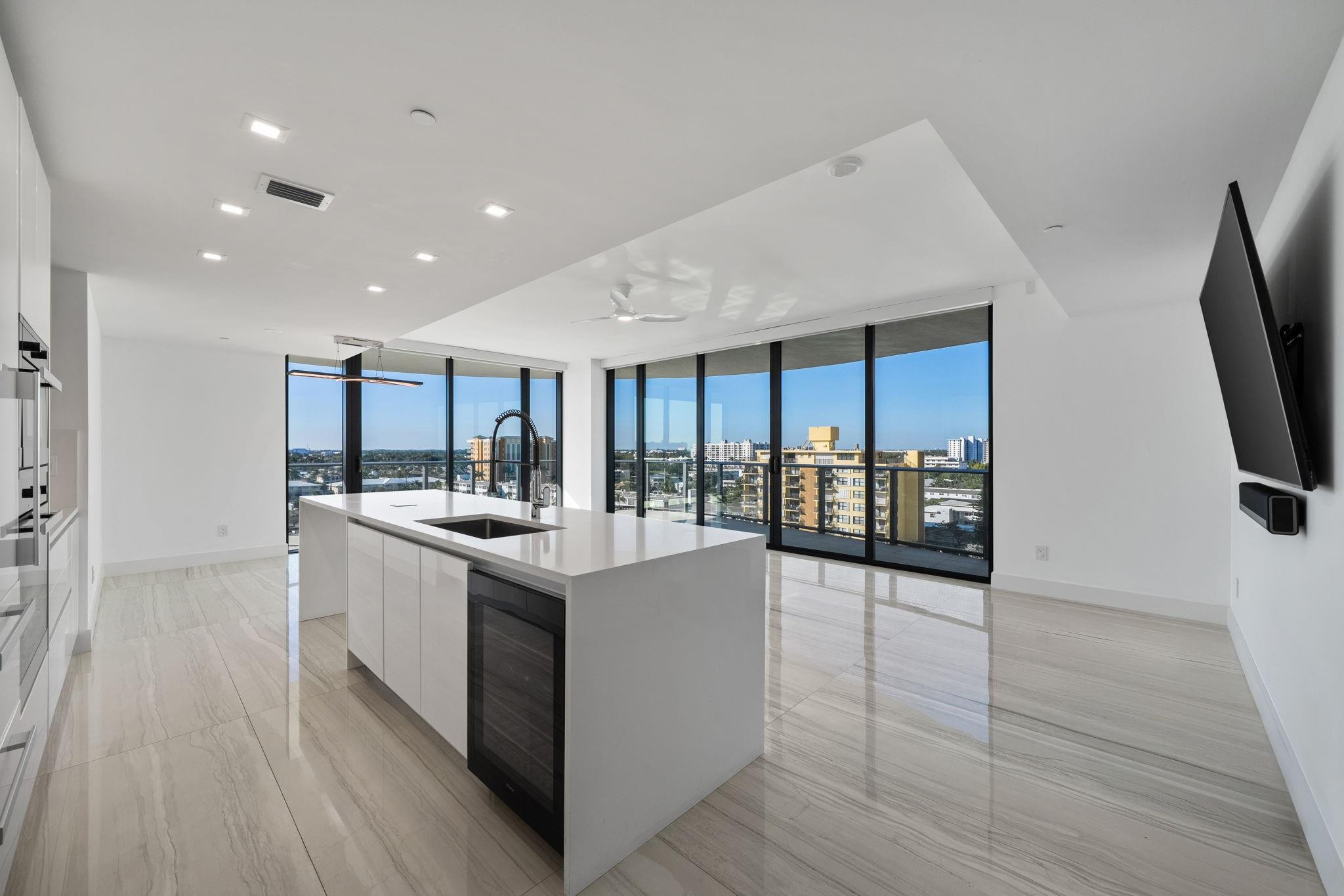730 N Ocean Boulevard 801 Property Photo 4