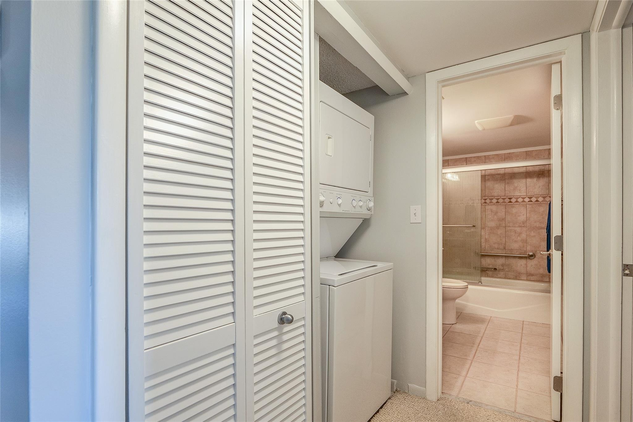 3920 Inverrary Boulevard 604-c Property Photo 14
