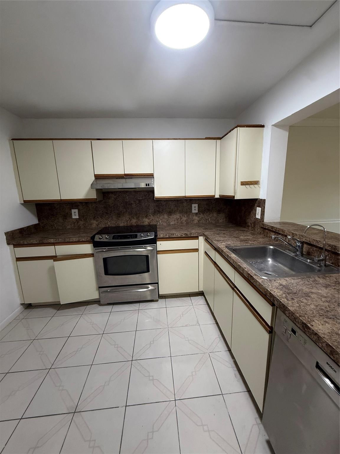 2075 Coral Ridge Drive 2075 Property Photo 17