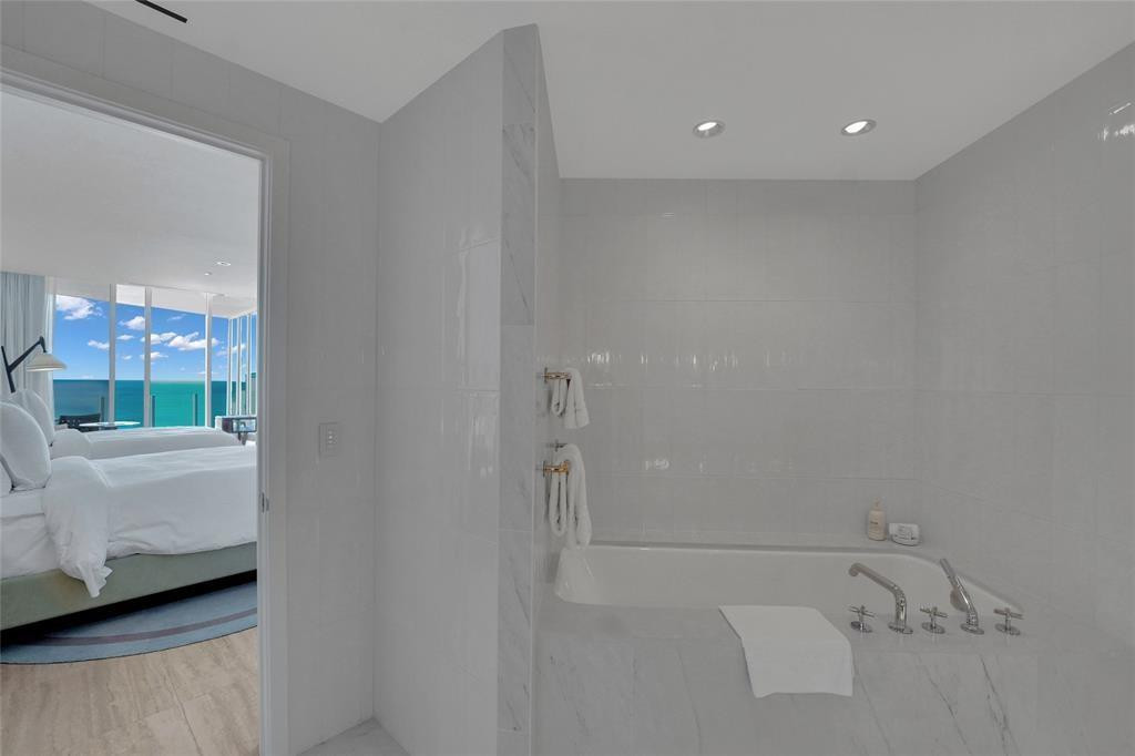 525 N Fort Lauderdale Beach Boulevard 1204 Property Photo 11