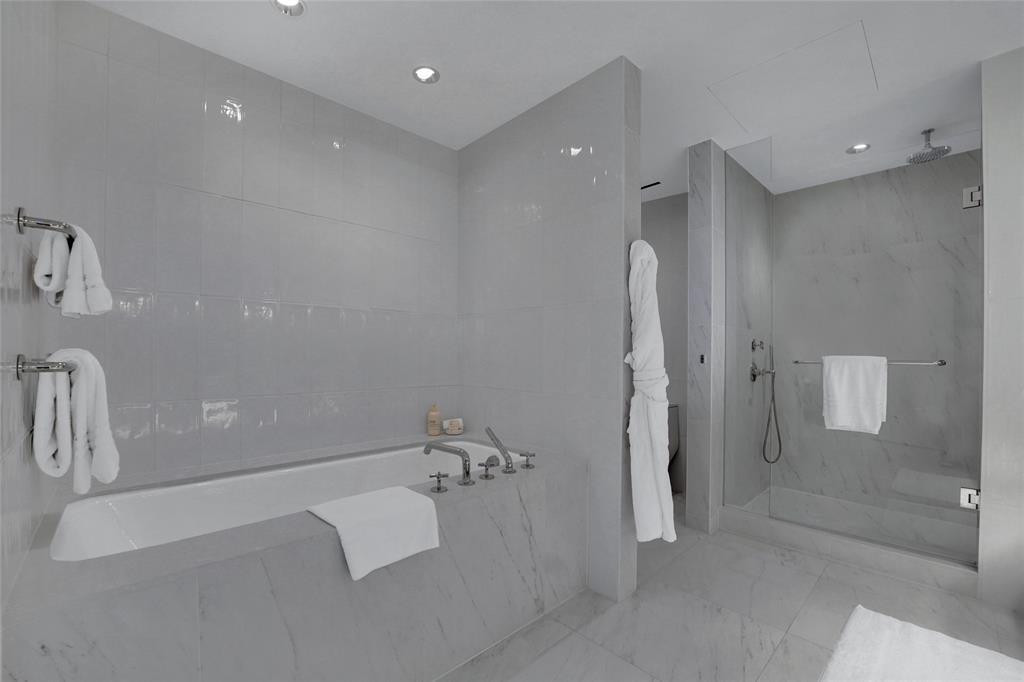 525 N Fort Lauderdale Beach Boulevard 1204 Property Photo 21