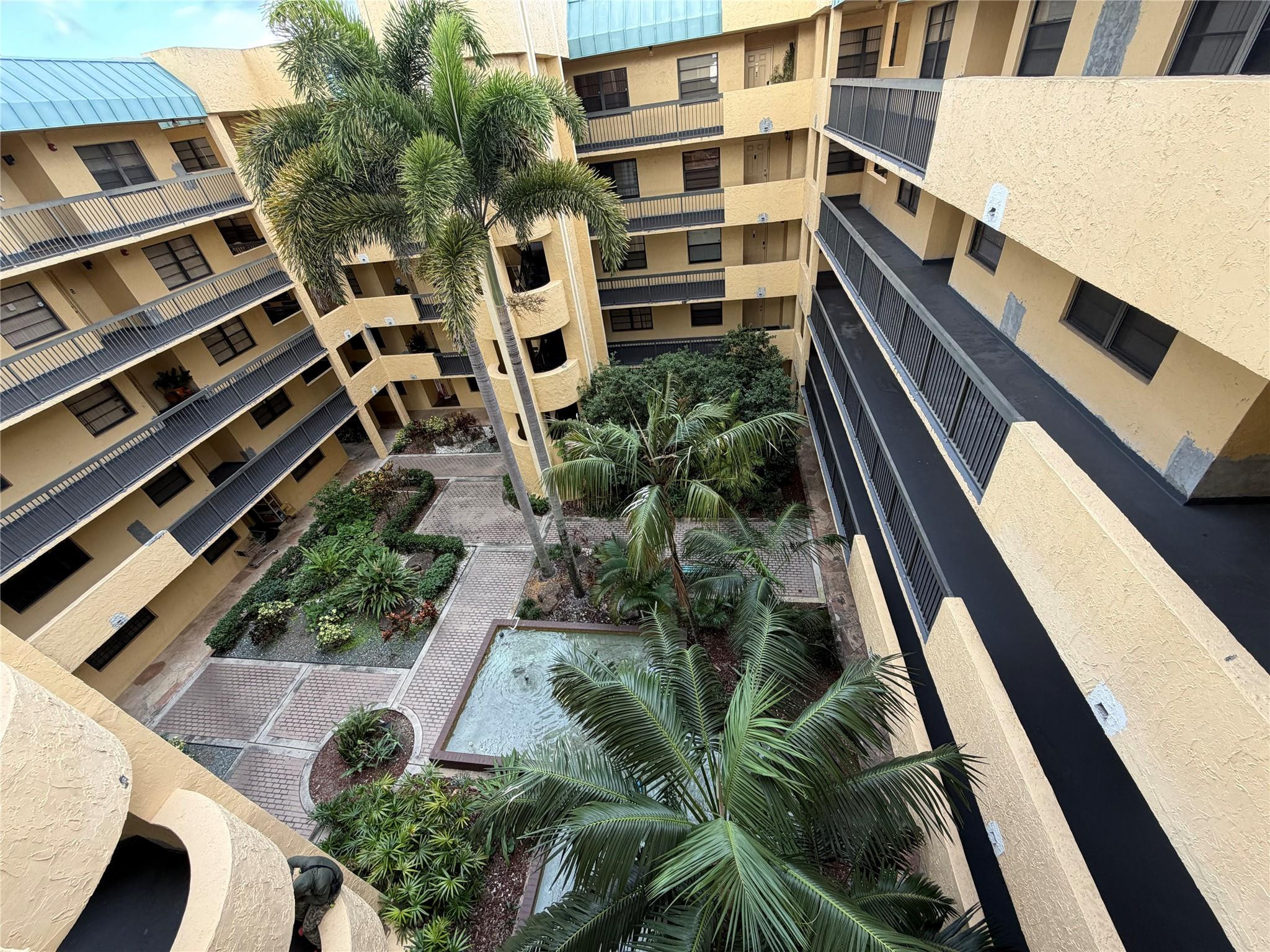 6575 W Oakland Park Boulevard 202 Property Photo 7