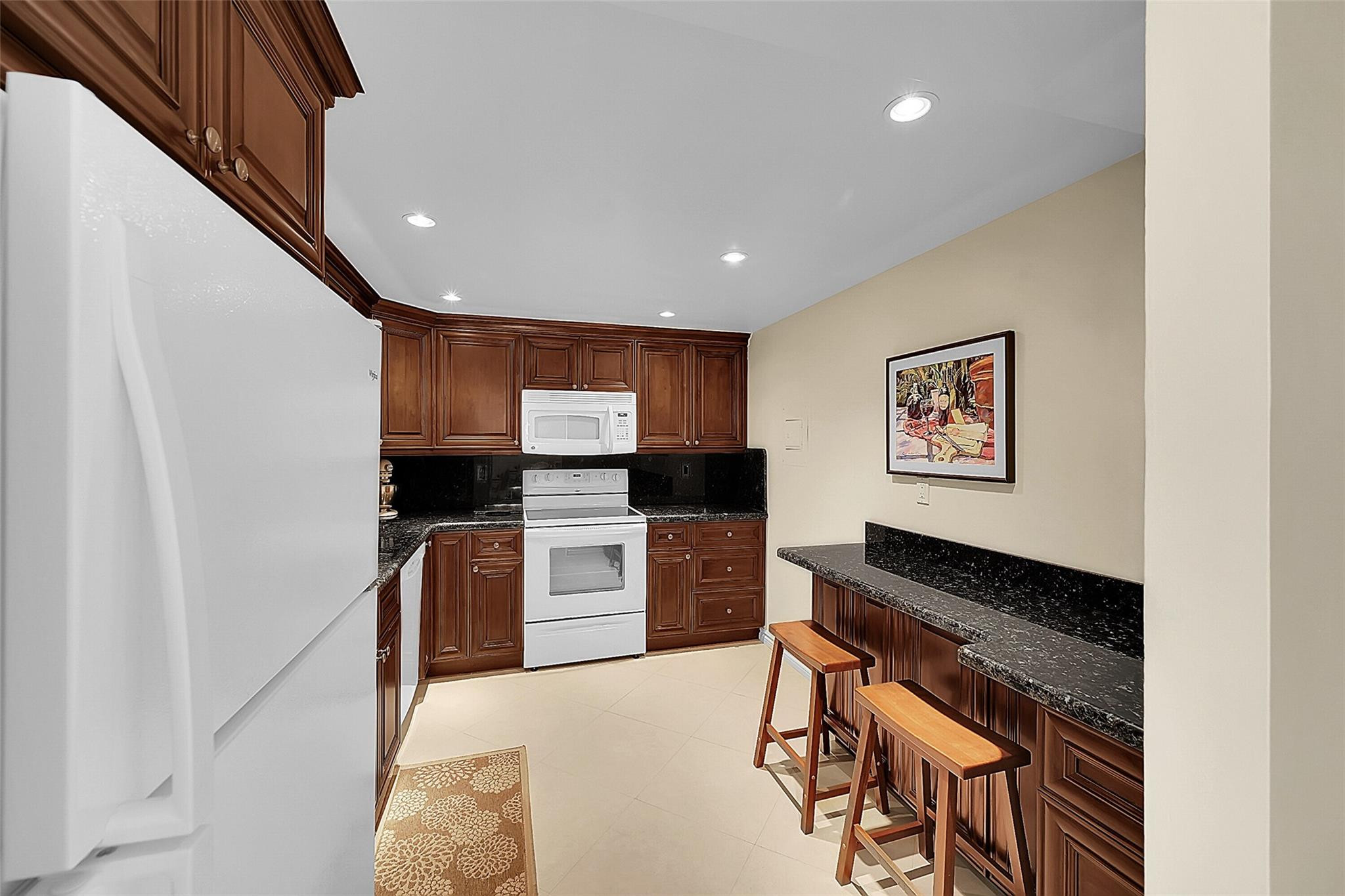 531 N Ocean Boulevard 410 Property Photo 3