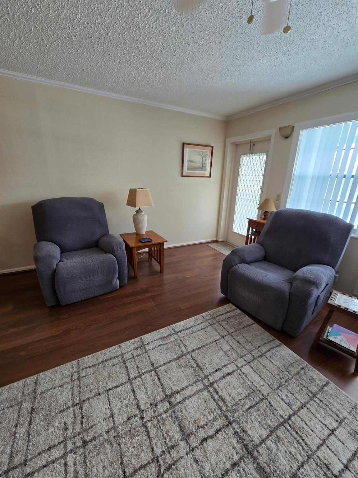 111 Lyndhurst E 111 Property Photo 3