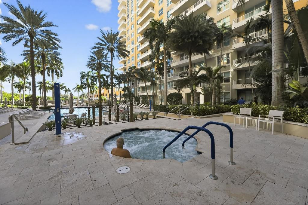700 E Boynton Beach Boulevard 1006 Property Photo 28