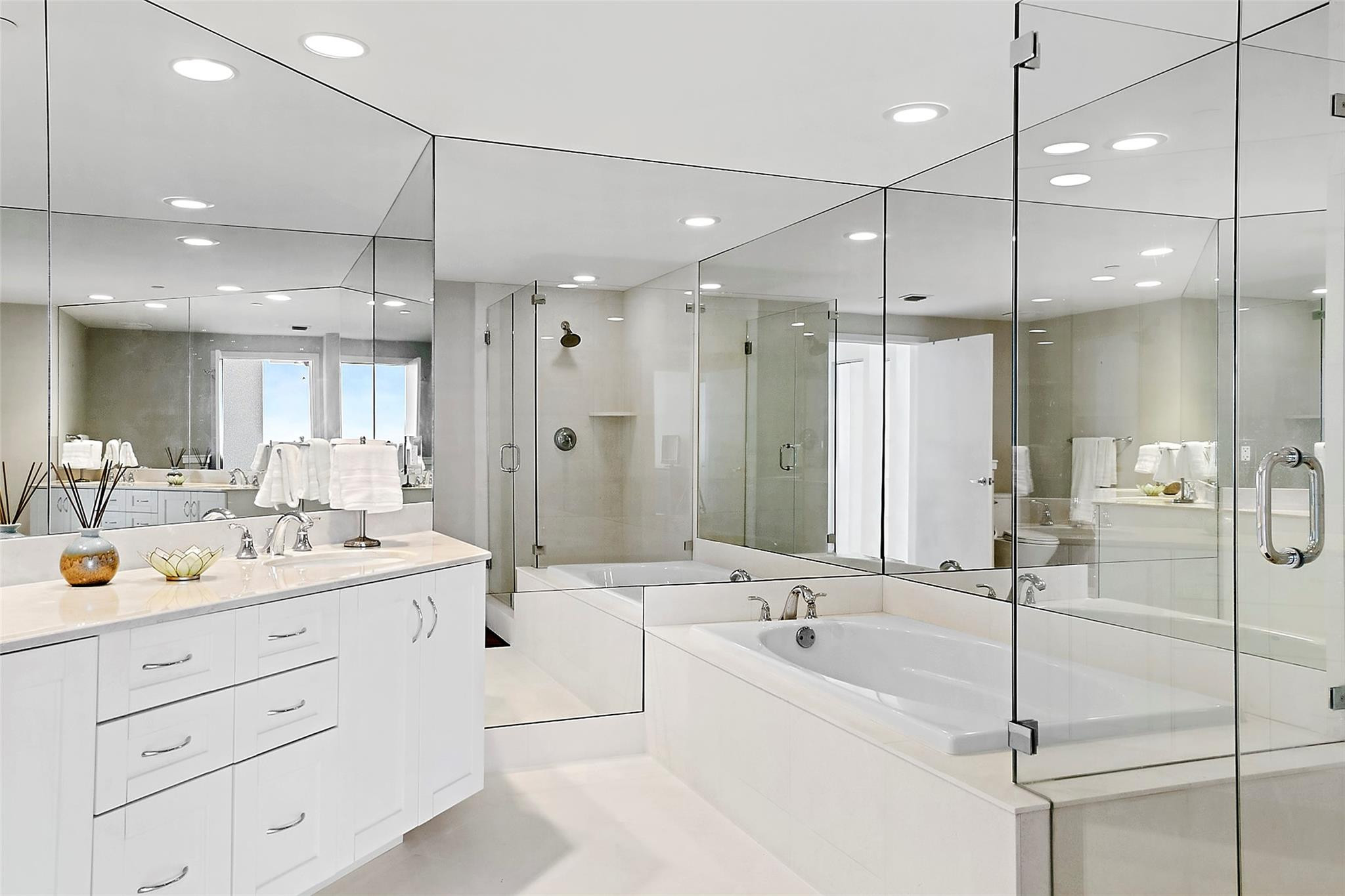 2831 N Ocean Boulevard 801n Property Photo 12