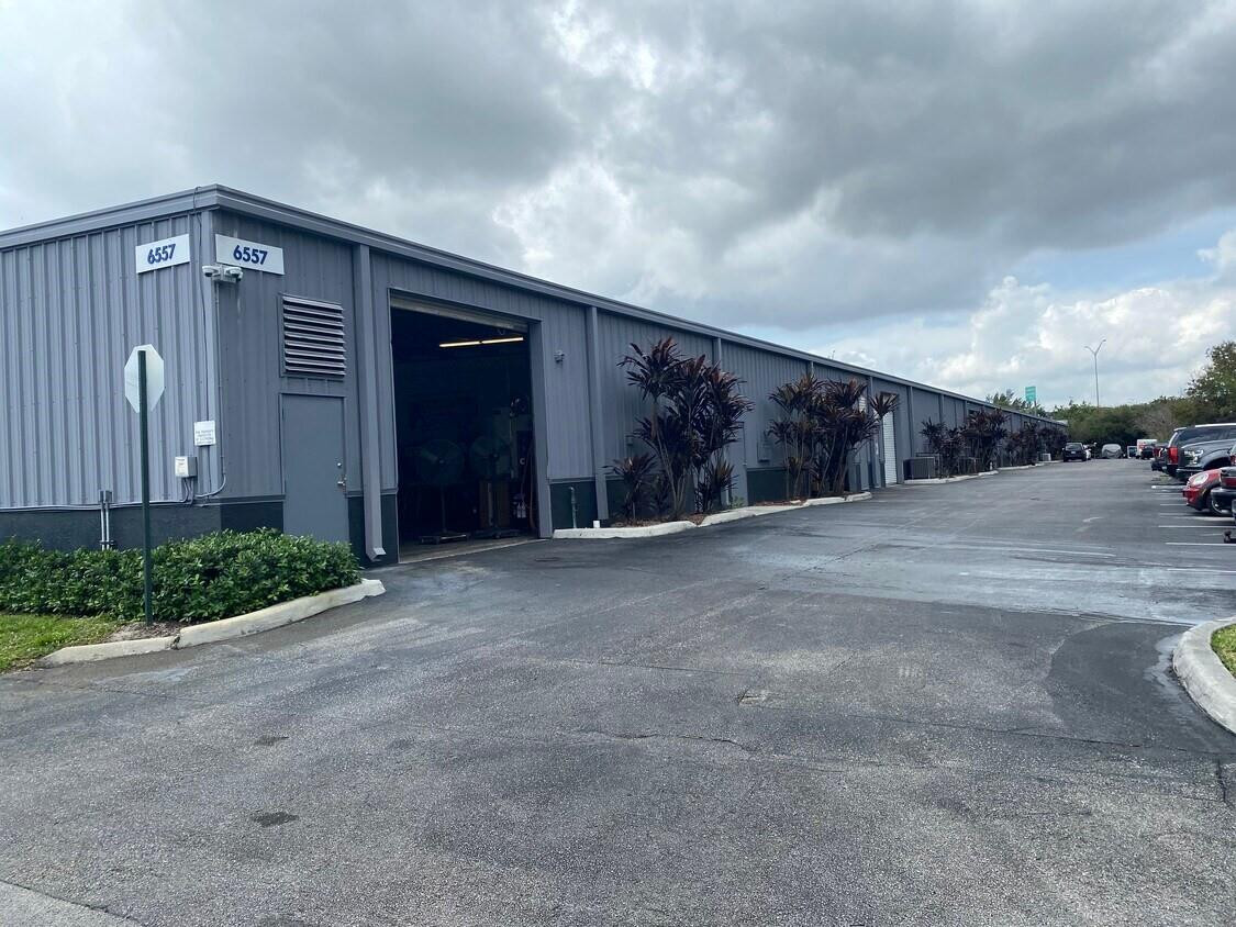 6555 Garden Road Property Photo 1