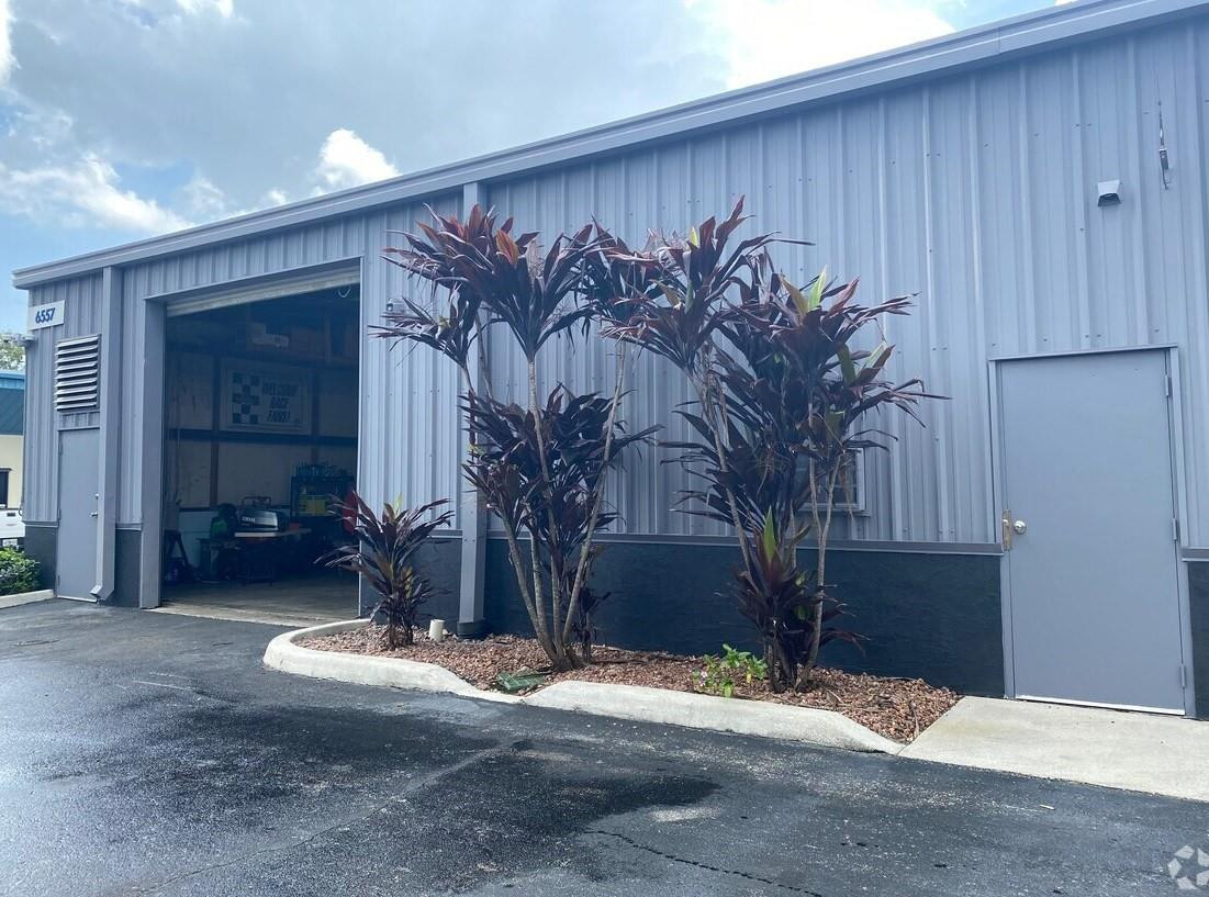 6555 Garden Road Property Photo 4