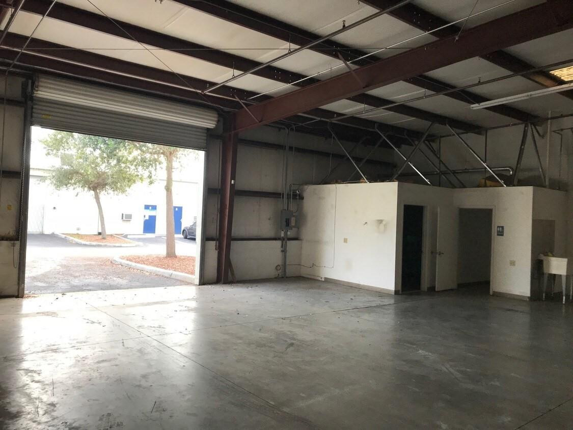 6555 Garden Road Property Photo 7