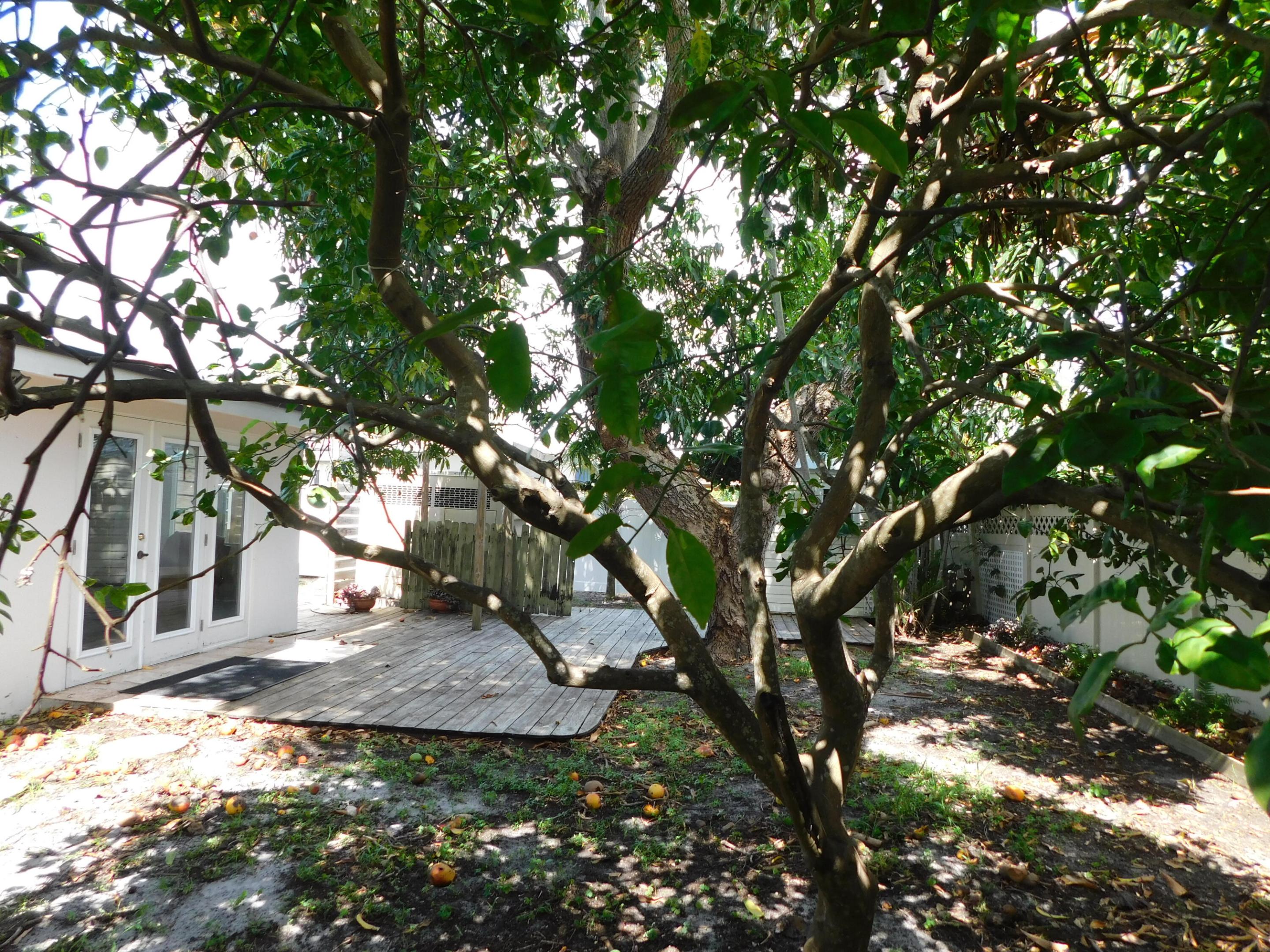 2580 Se 5th Court Property Photo 3