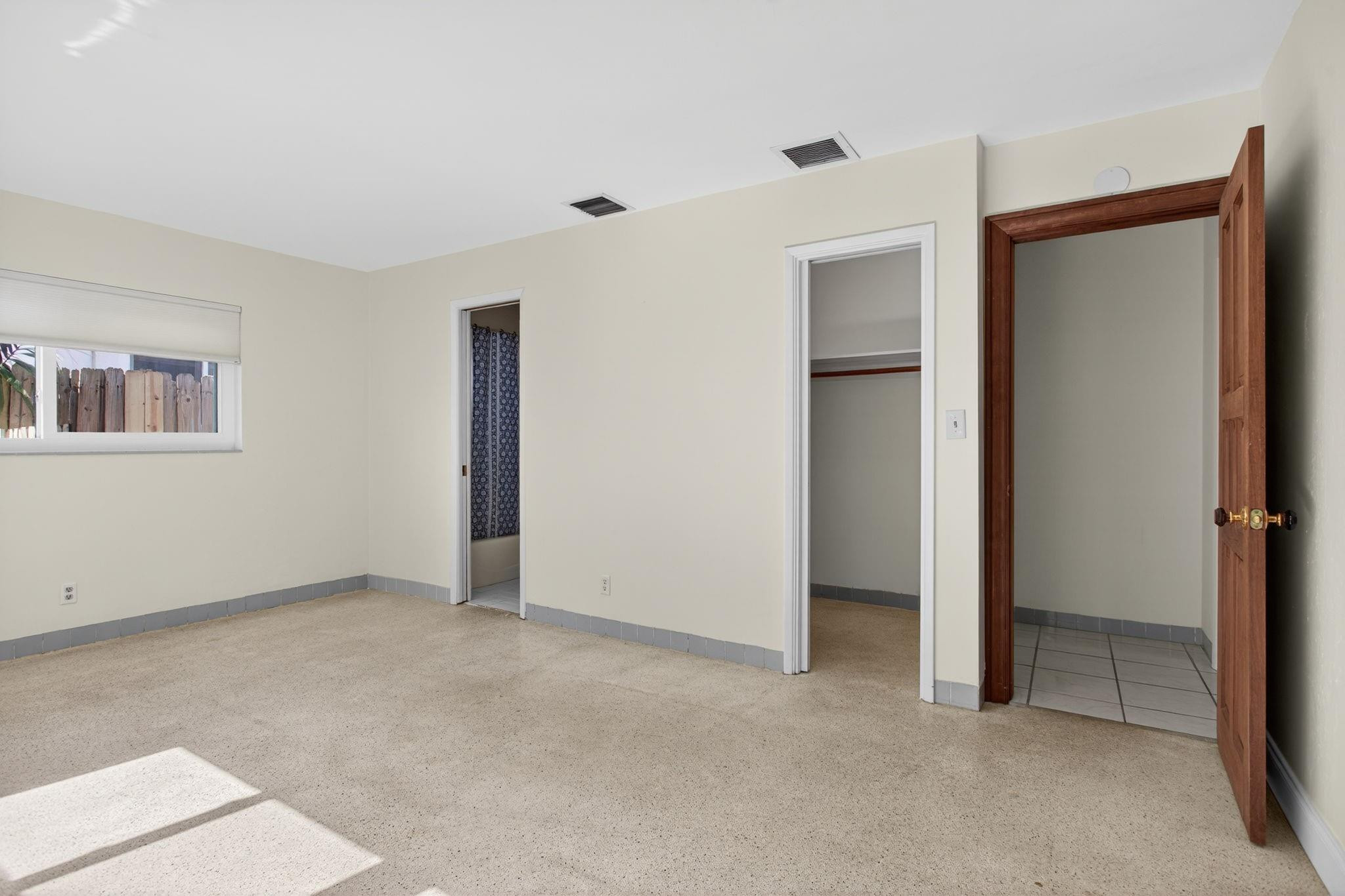 2580 Se 5th Court Property Photo 5