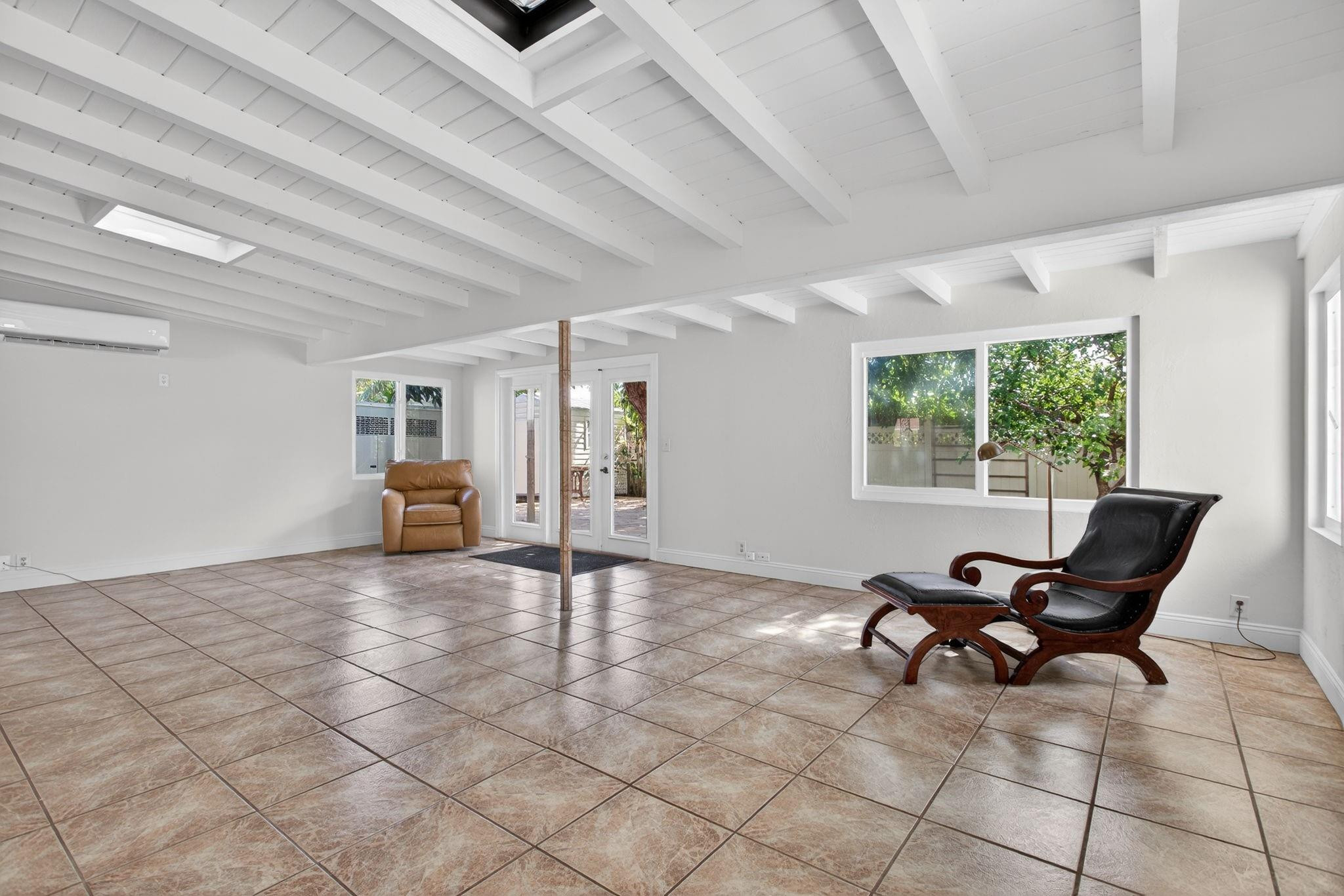 2580 Se 5th Court Property Photo 12