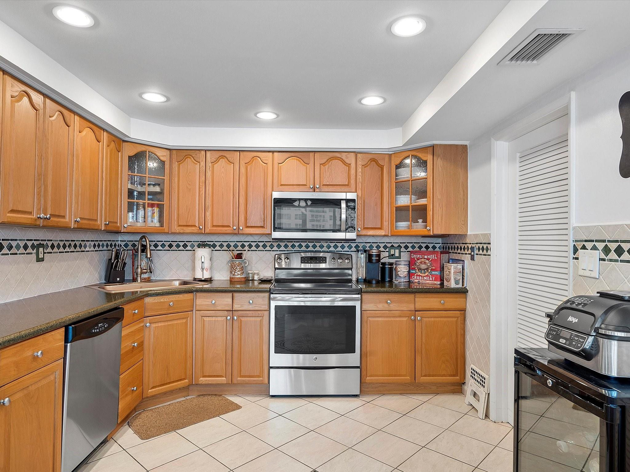 4010 Galt Ocean Drive 1707-08 Property Photo 10