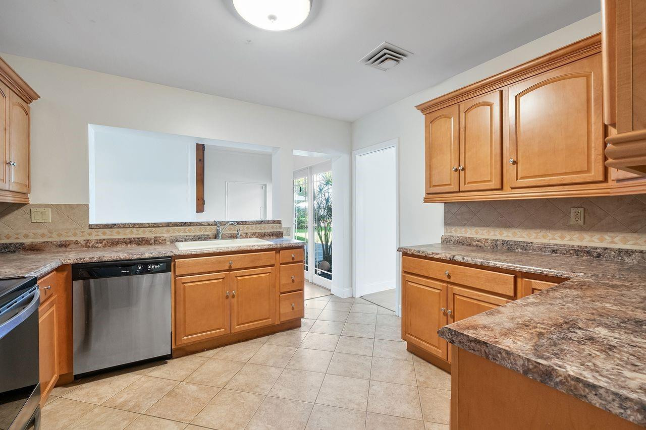 1431 S Ocean Boulevard 87 Property Photo 13
