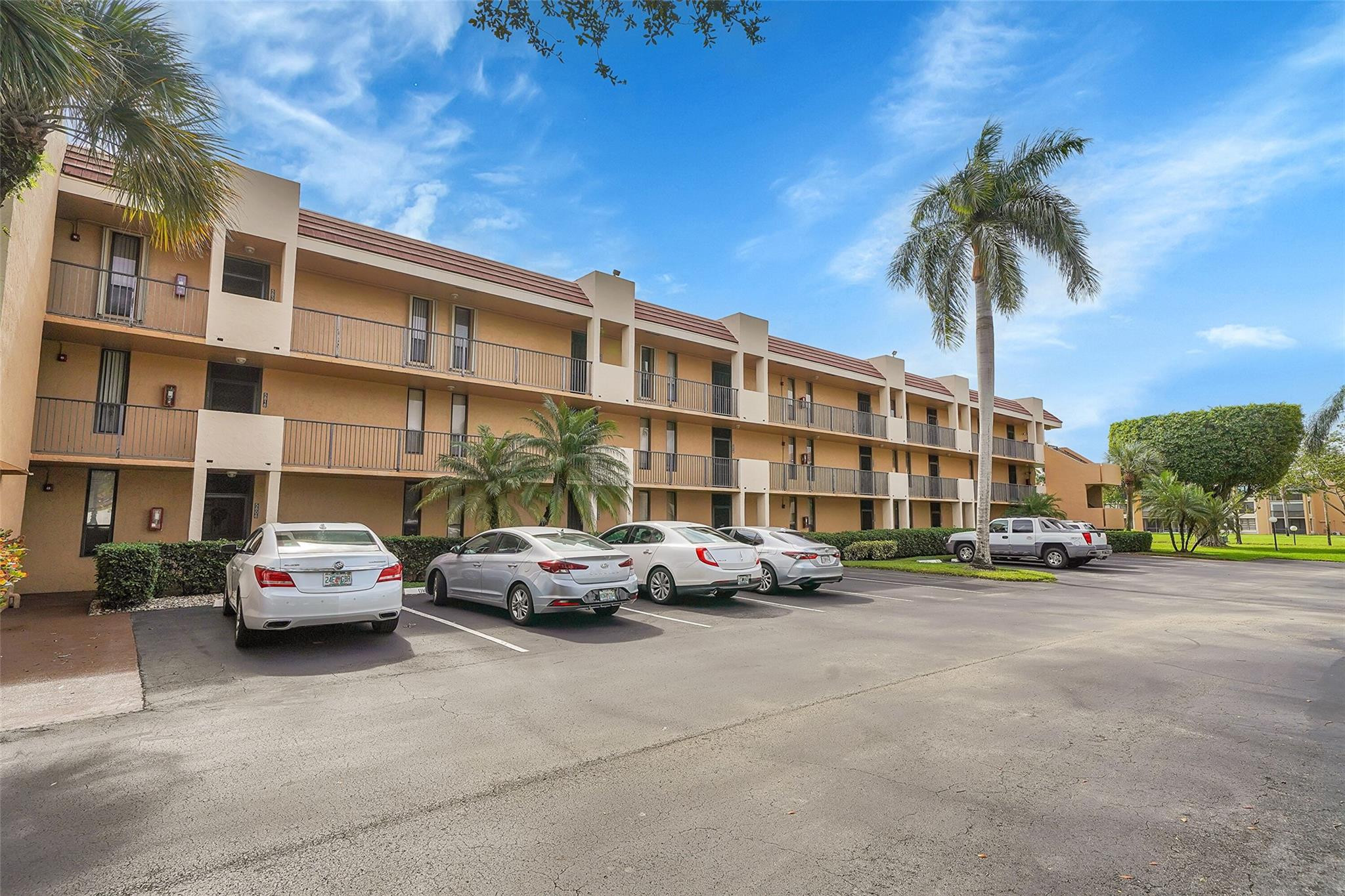 3909 N Ocean Boulevard 108 Property Photo 2