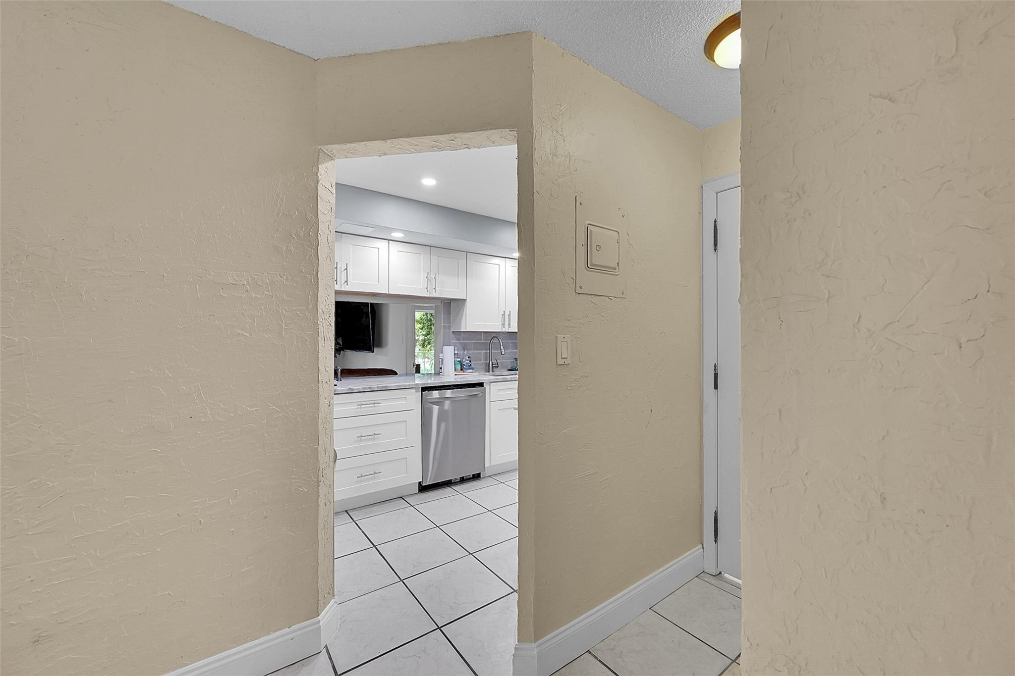 3909 N Ocean Boulevard 108 Property Photo 7