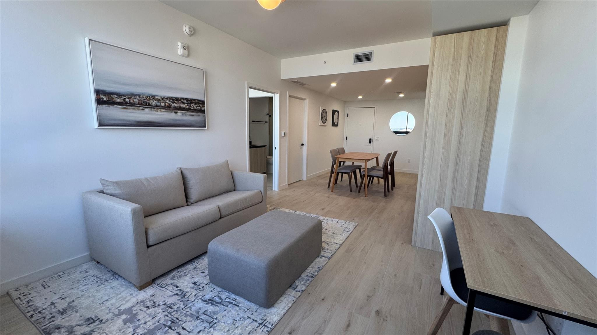 225 N Miami Avenue 3604 Property Photo 6