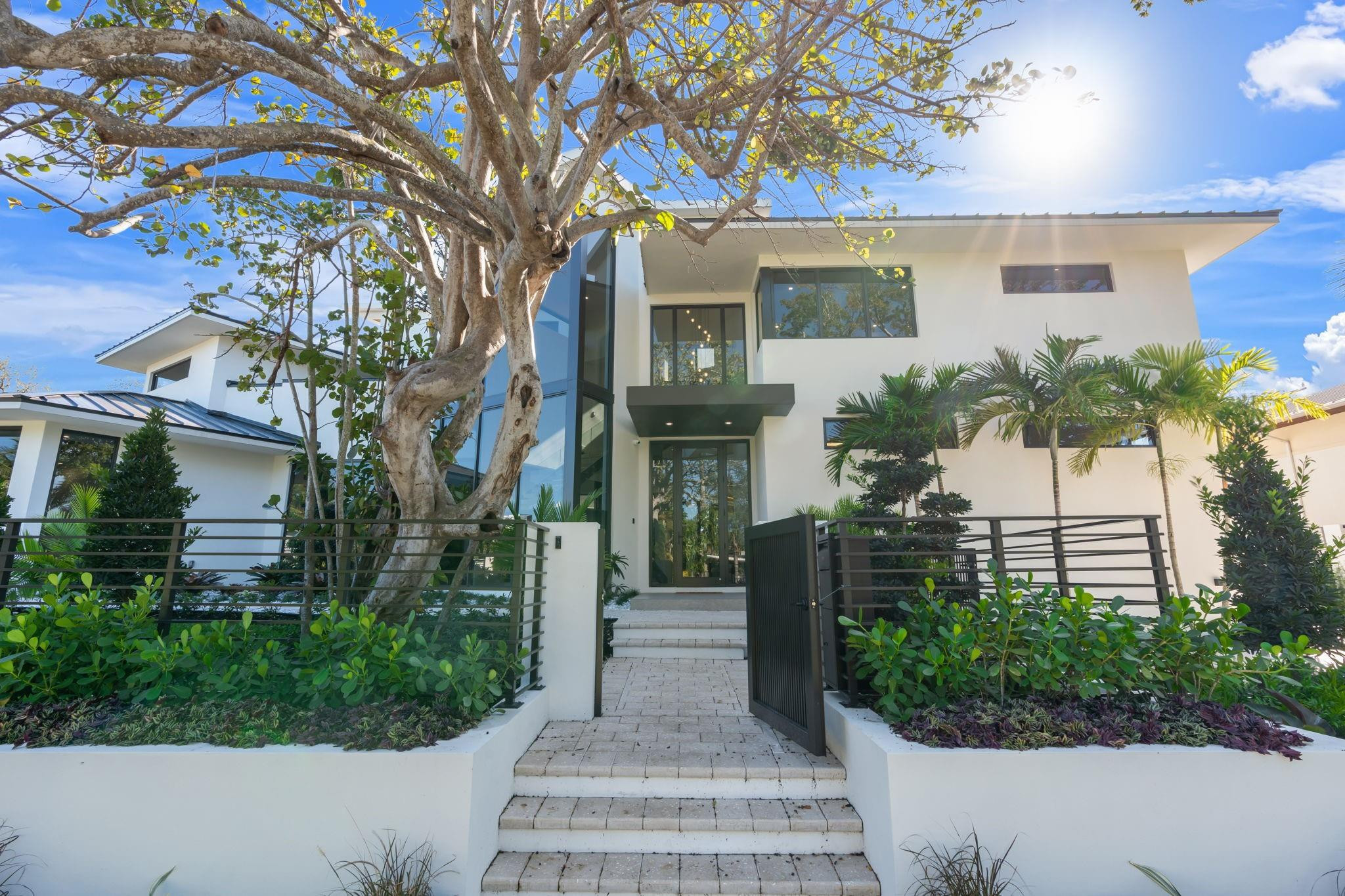 2035 Intracoastal Drive Property Photo 2