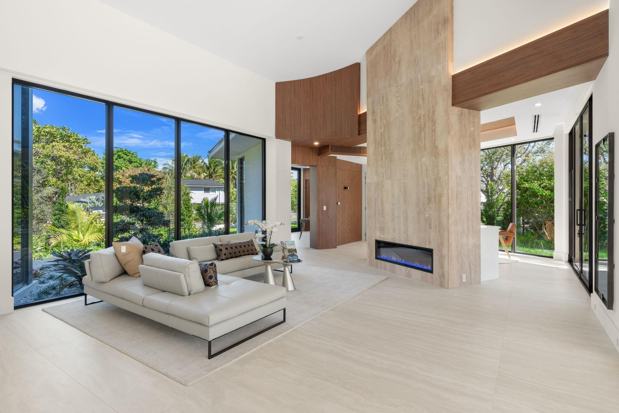 2035 Intracoastal Drive Property Photo 11