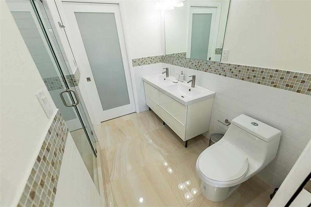 1162 Hayes Street Property Photo 13