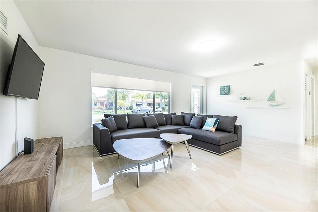 1162 Hayes Street Property Photo 27