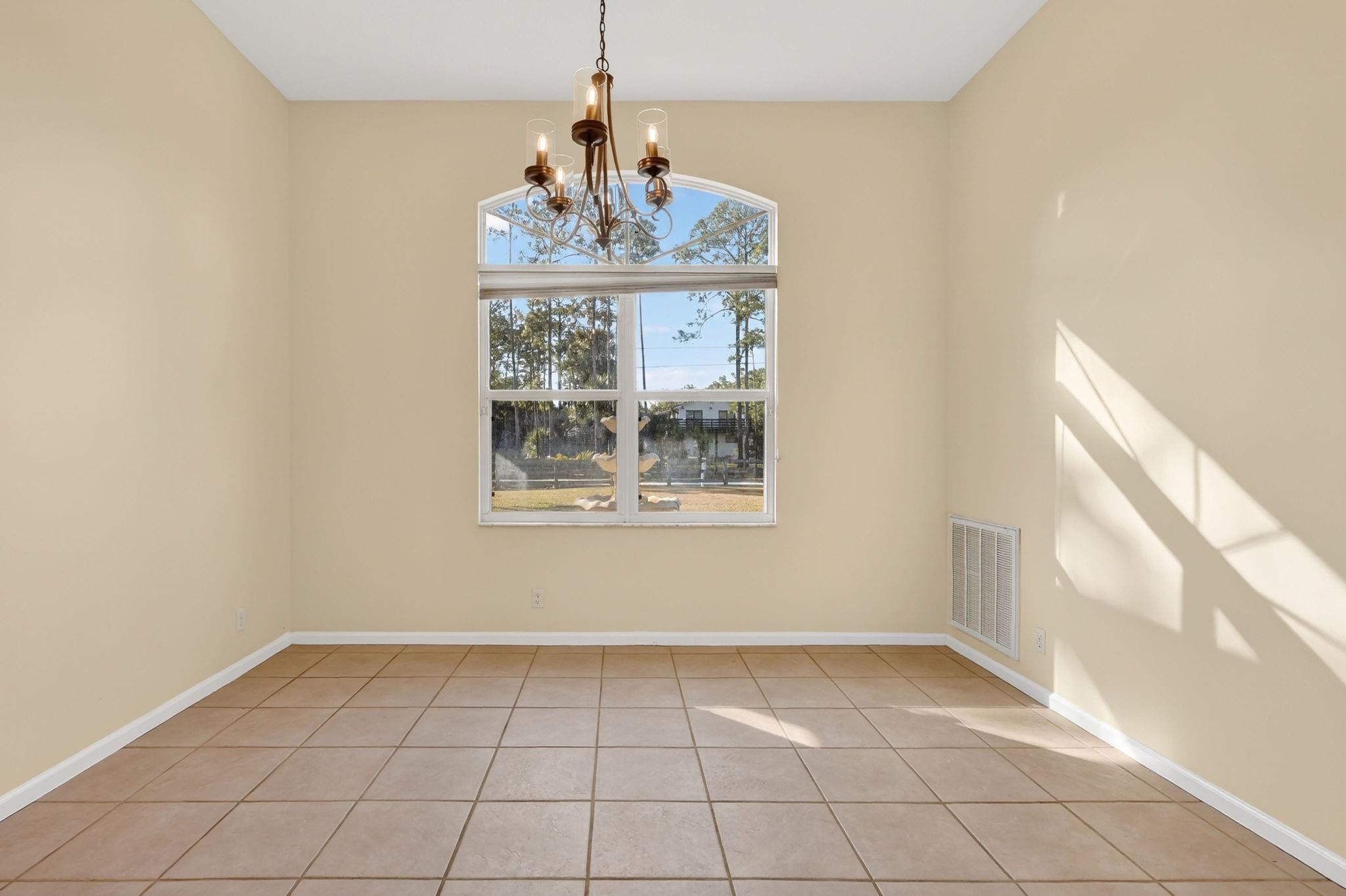 15811 88th Place Property Photo 16