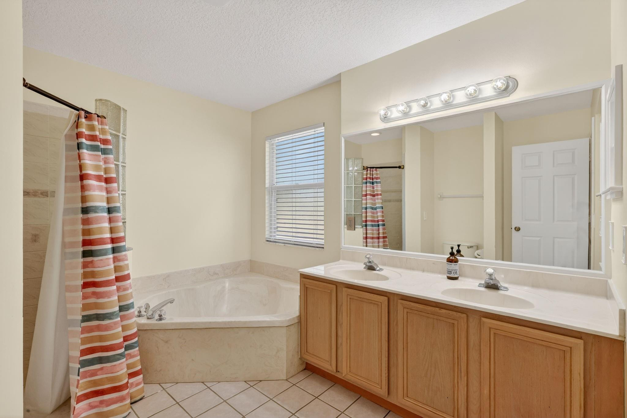 15811 88th Place Property Photo 32