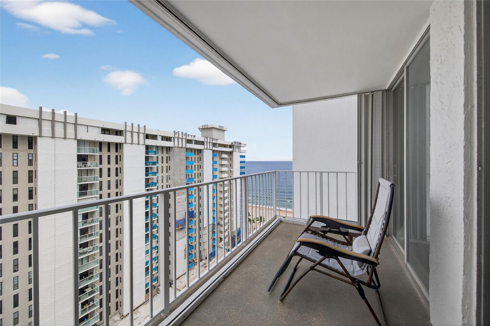 1010 S Ocean Boulevard 1711 Property Photo 2