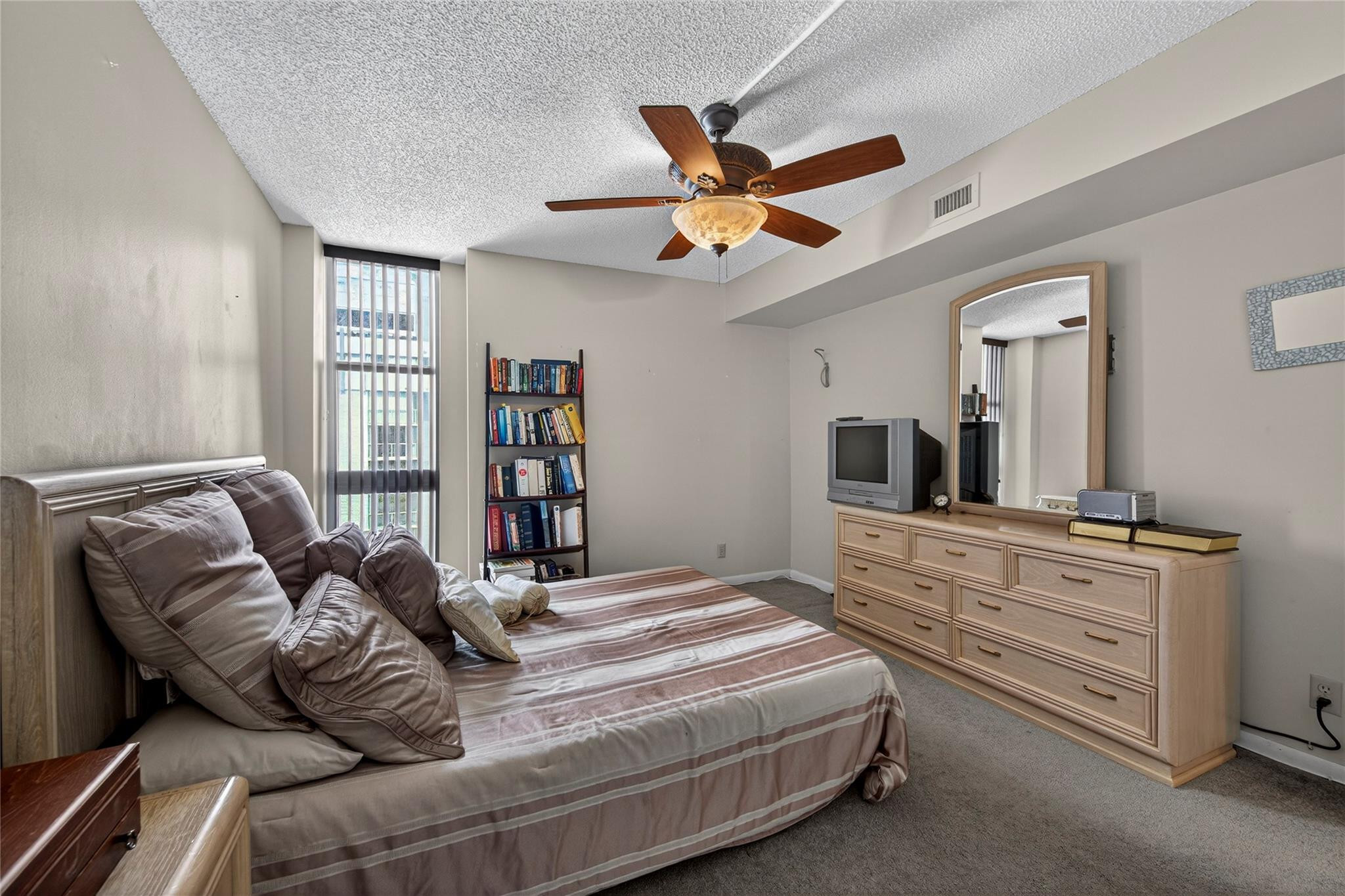 1010 S Ocean Boulevard 1711 Property Photo 25