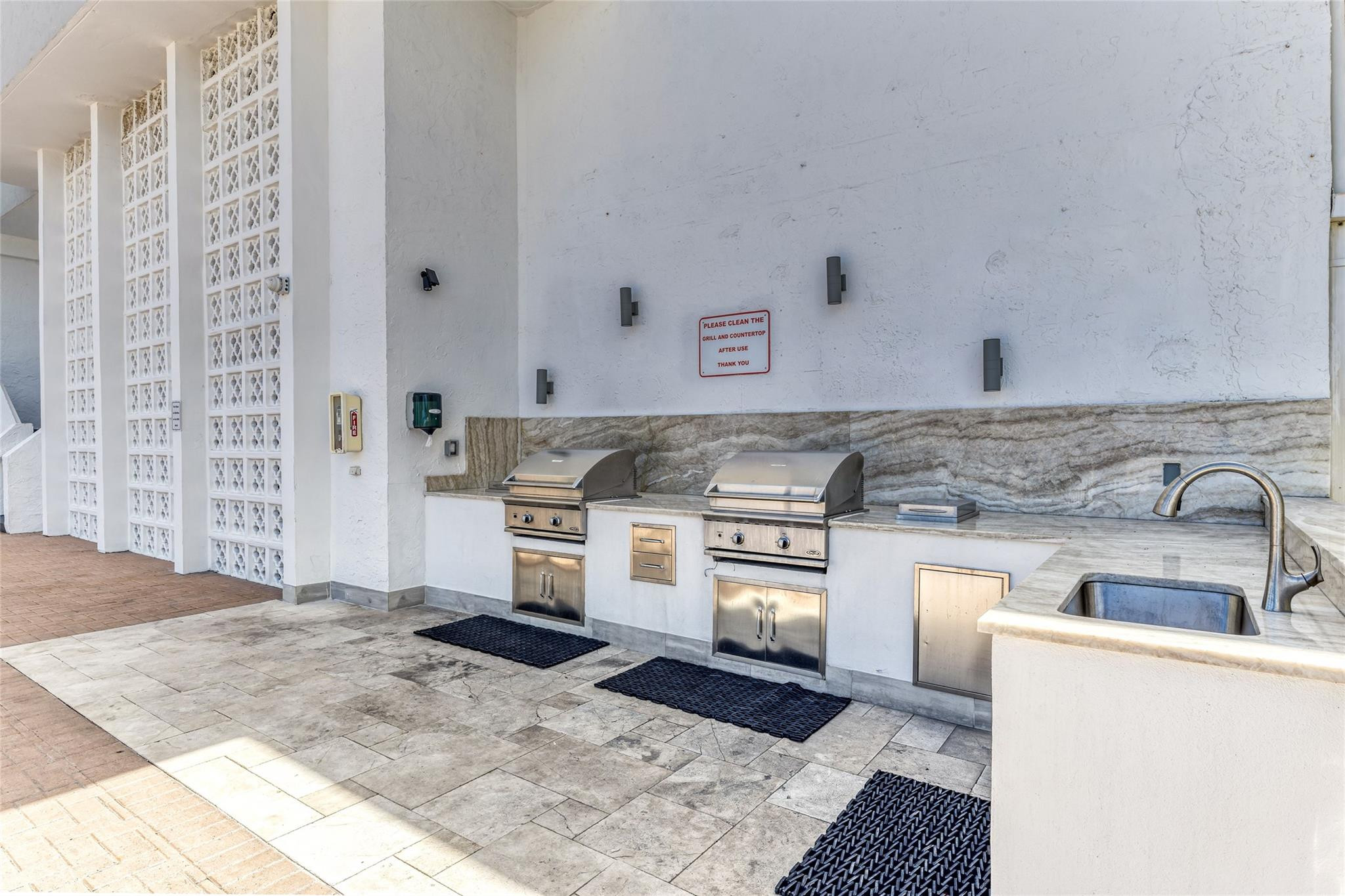 1010 S Ocean Boulevard 1711 Property Photo 42