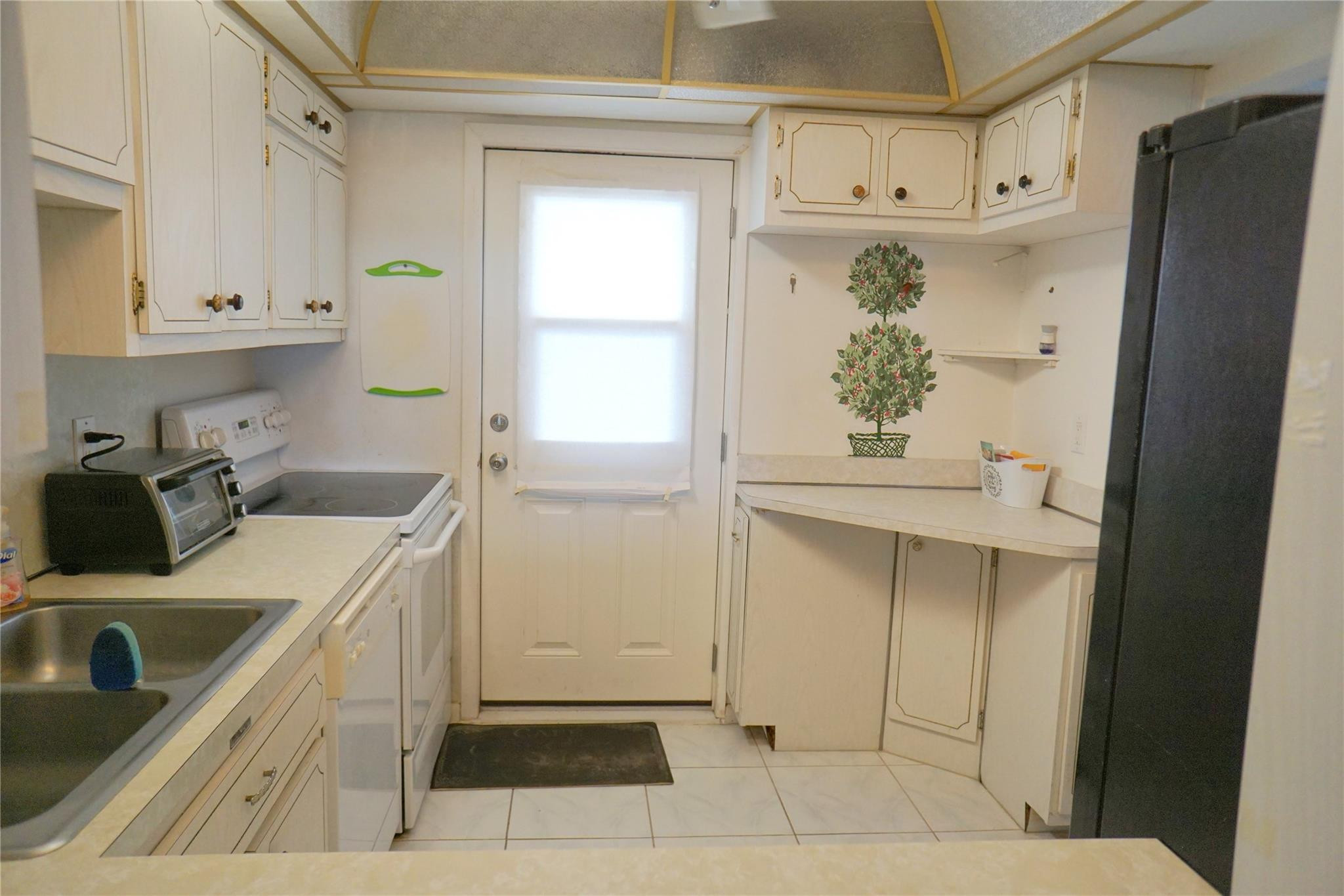 303 N Riverside Drive Ph-4 Property Photo 12