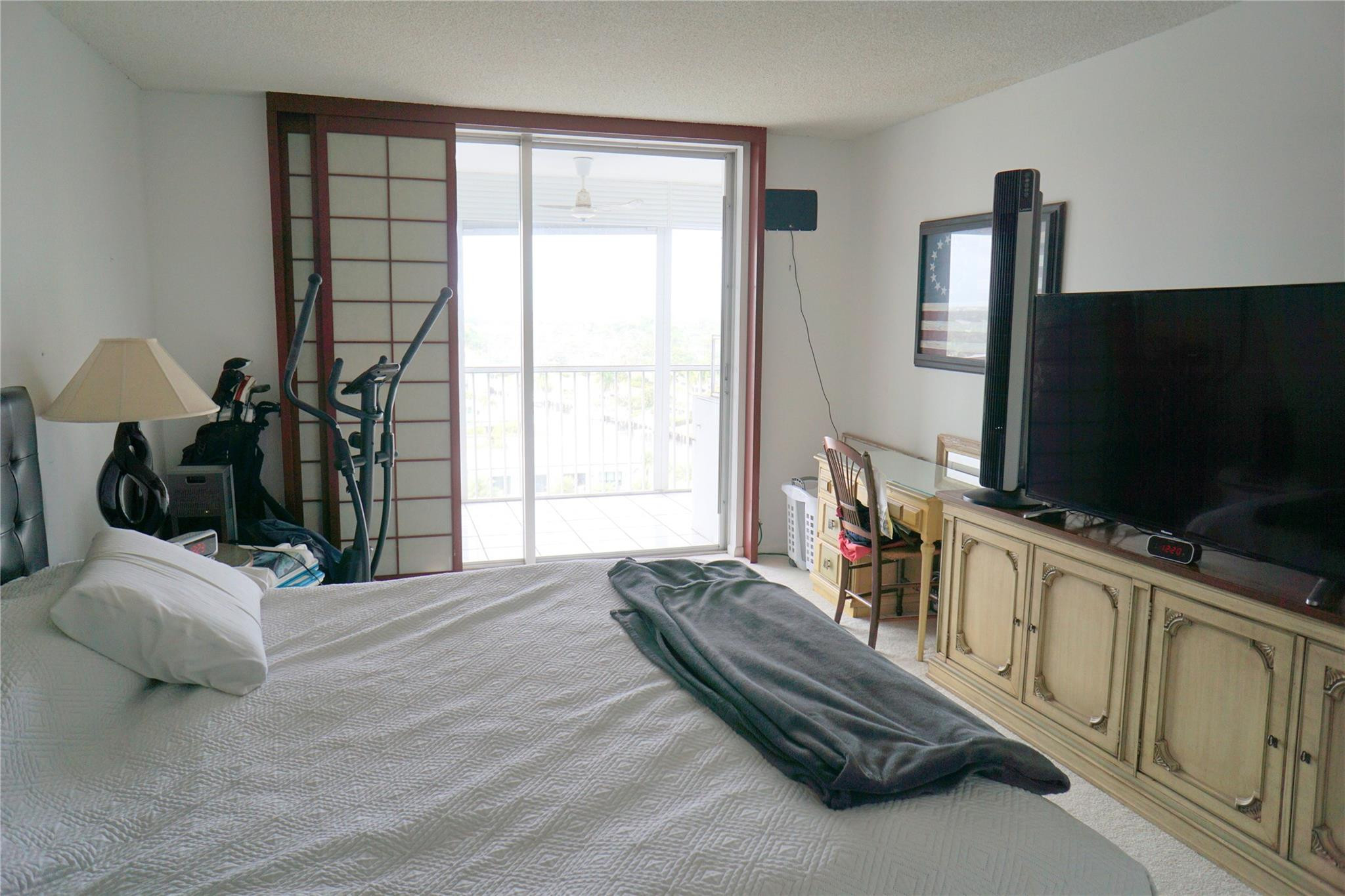 303 N Riverside Drive Ph-4 Property Photo 19