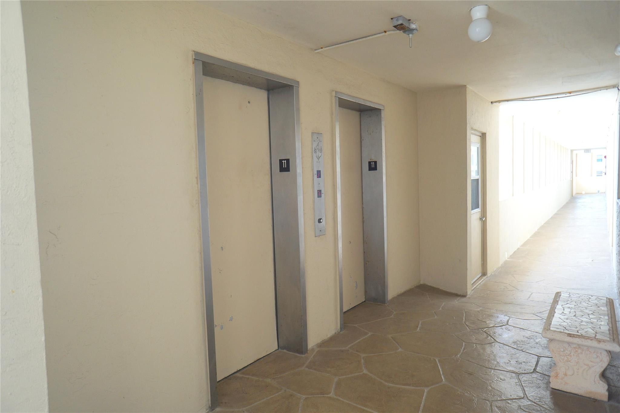 303 N Riverside Drive Ph-4 Property Photo 27