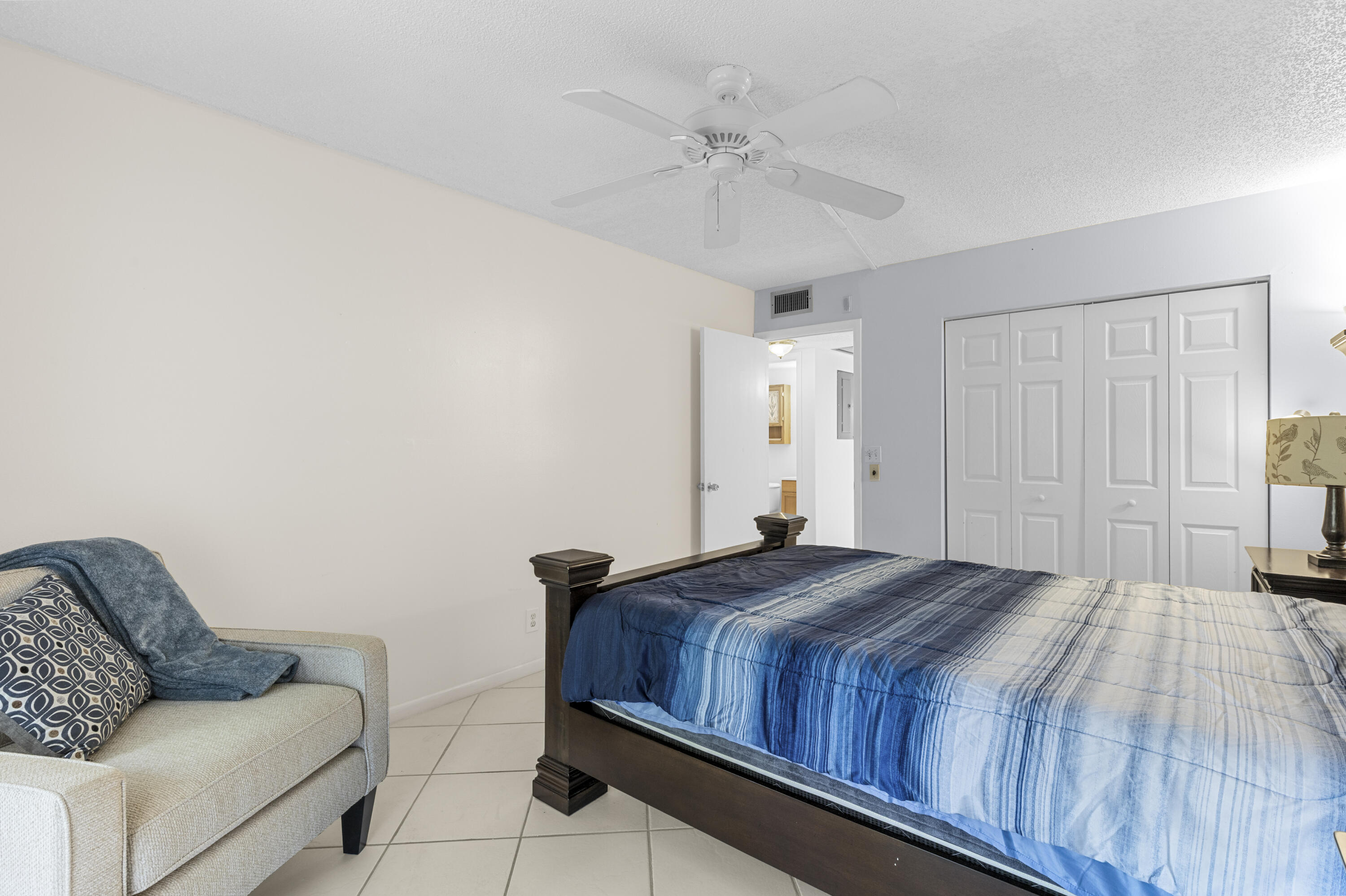 3028 Harwood D Property Photo 15