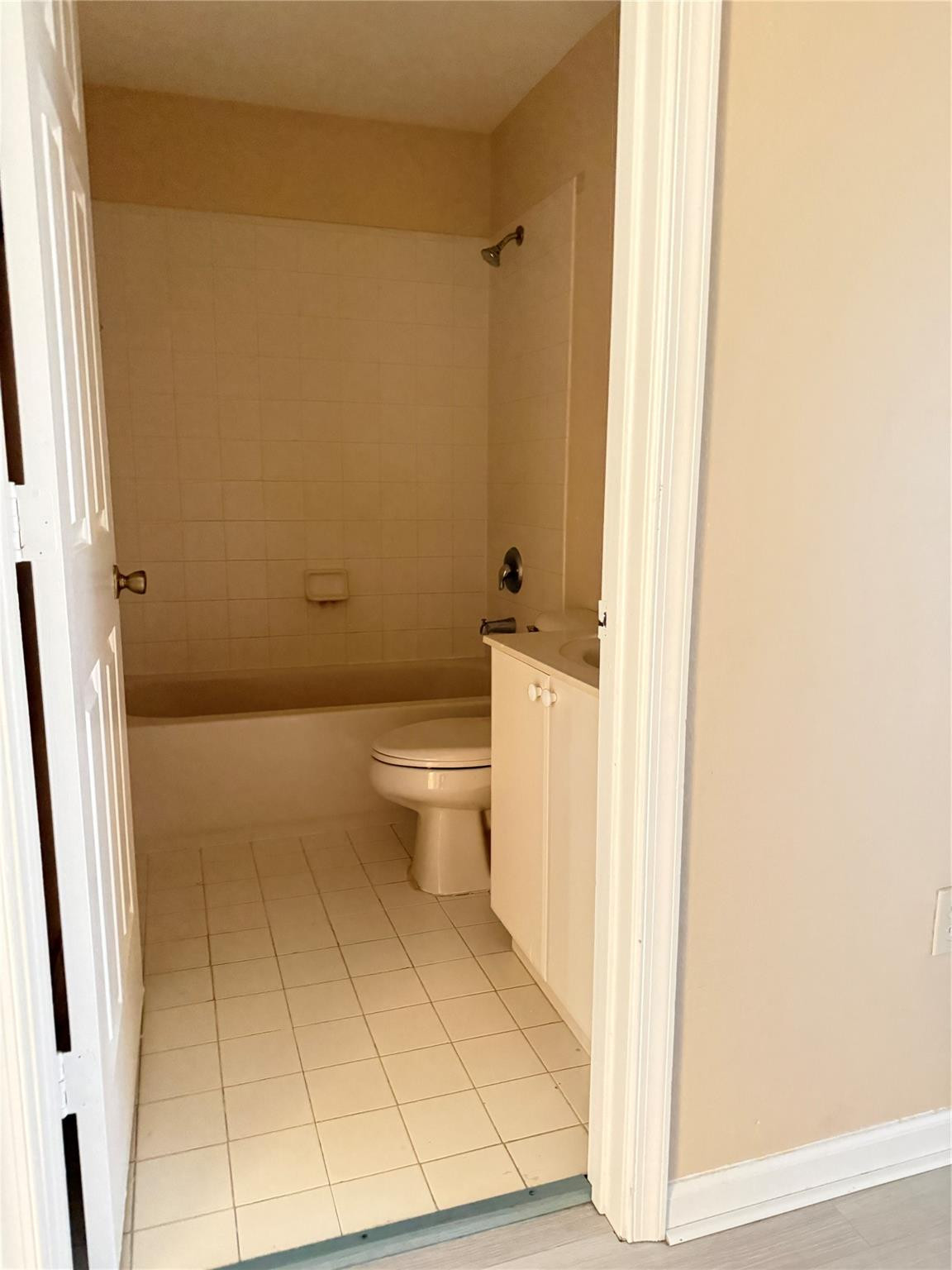 1433 Se 24th Court 261 Property Photo 12