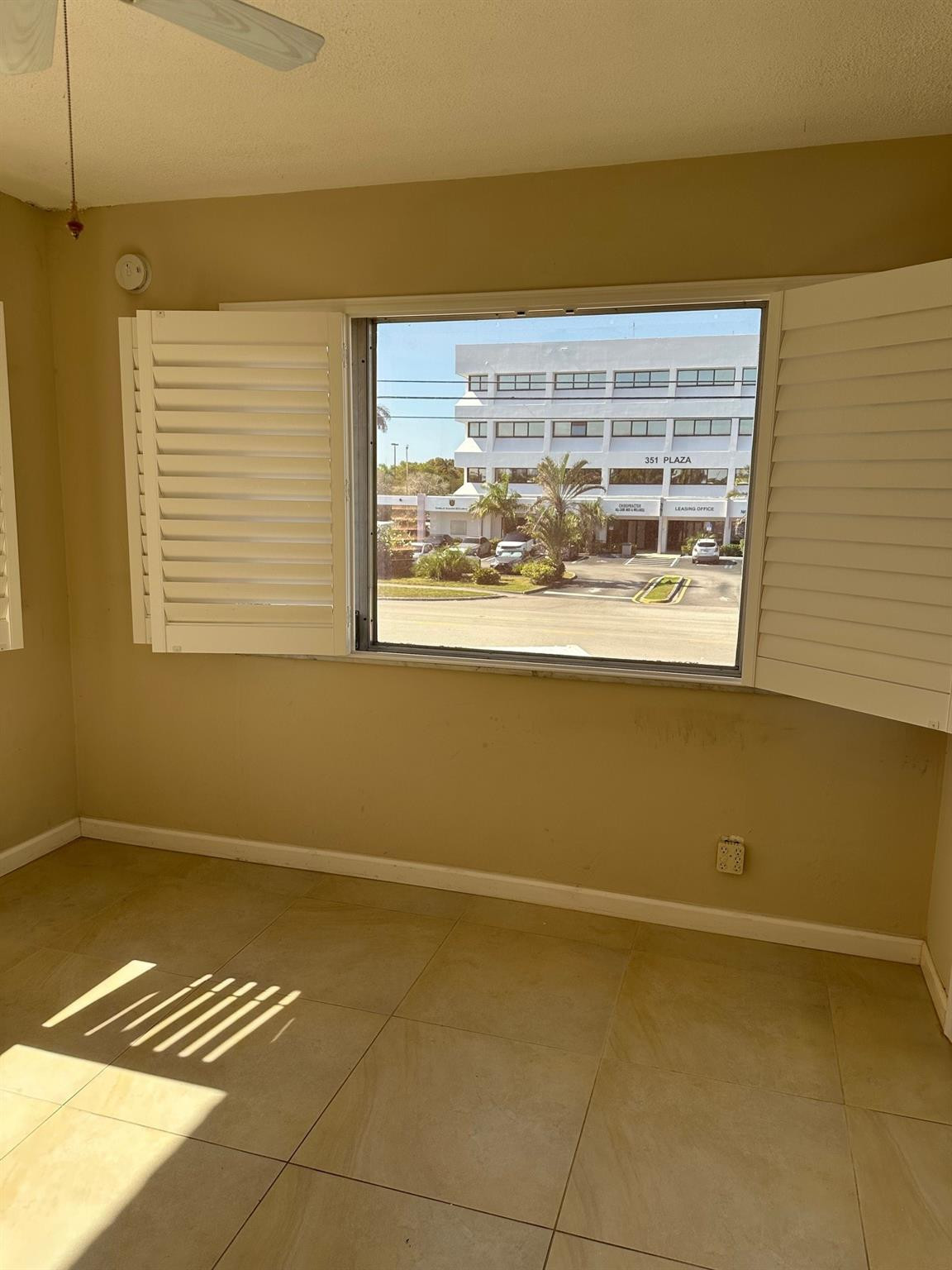 350 S Cypress Road 522 Property Photo 13
