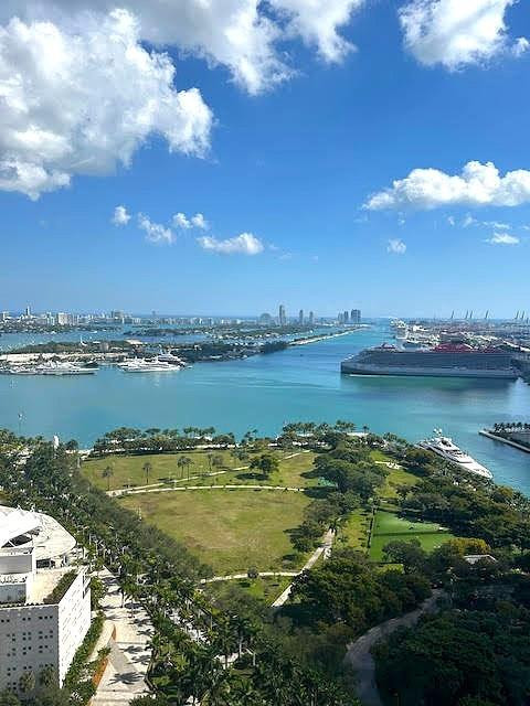 1040 Biscayne Boulevard 3003 Property Photo 1