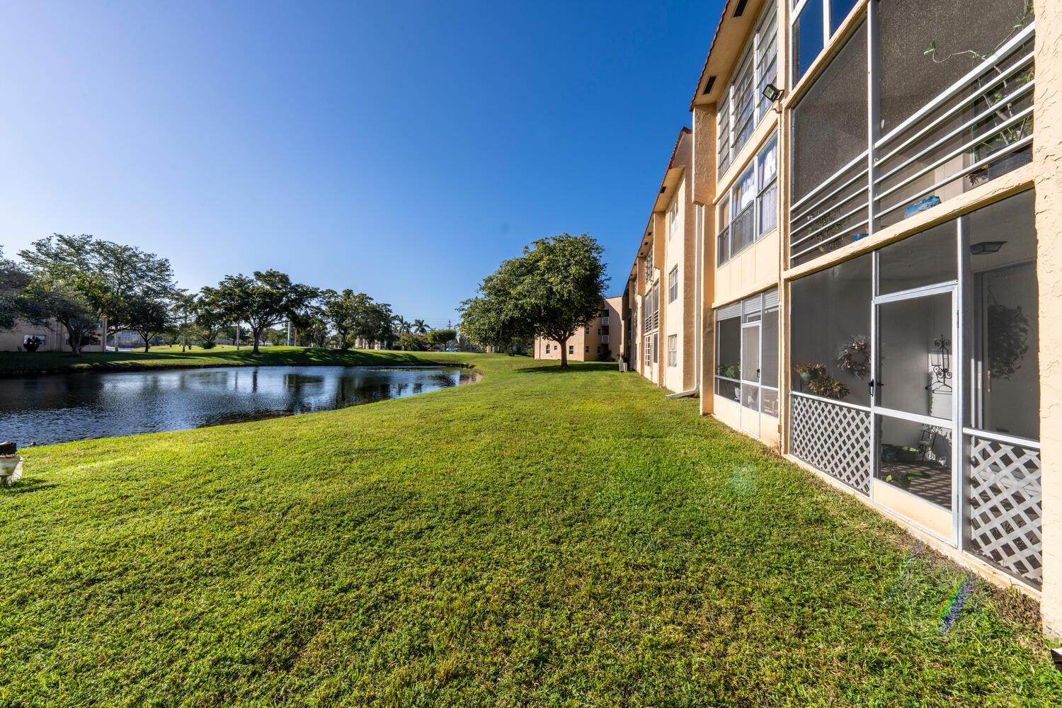 9281 Sunrise Lakes Boulevard 107 Property Photo 17