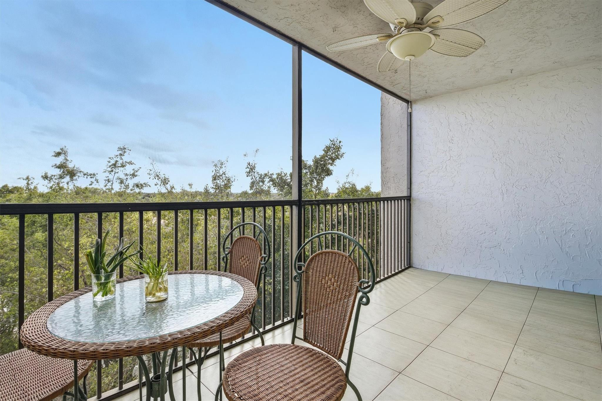 3910 Inverrary Boulevard 708-b Property Photo 3