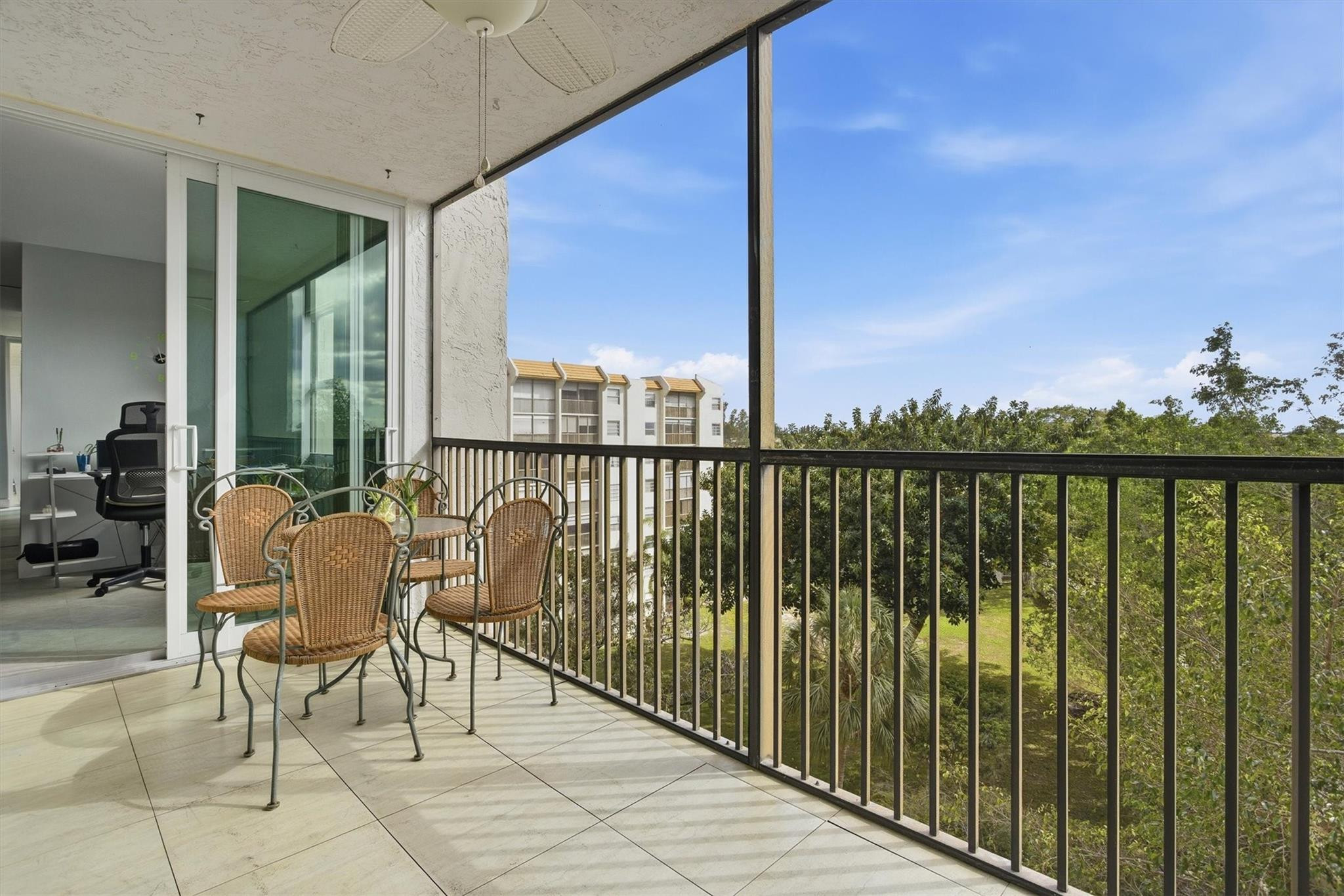 3910 Inverrary Boulevard 708-b Property Photo 4